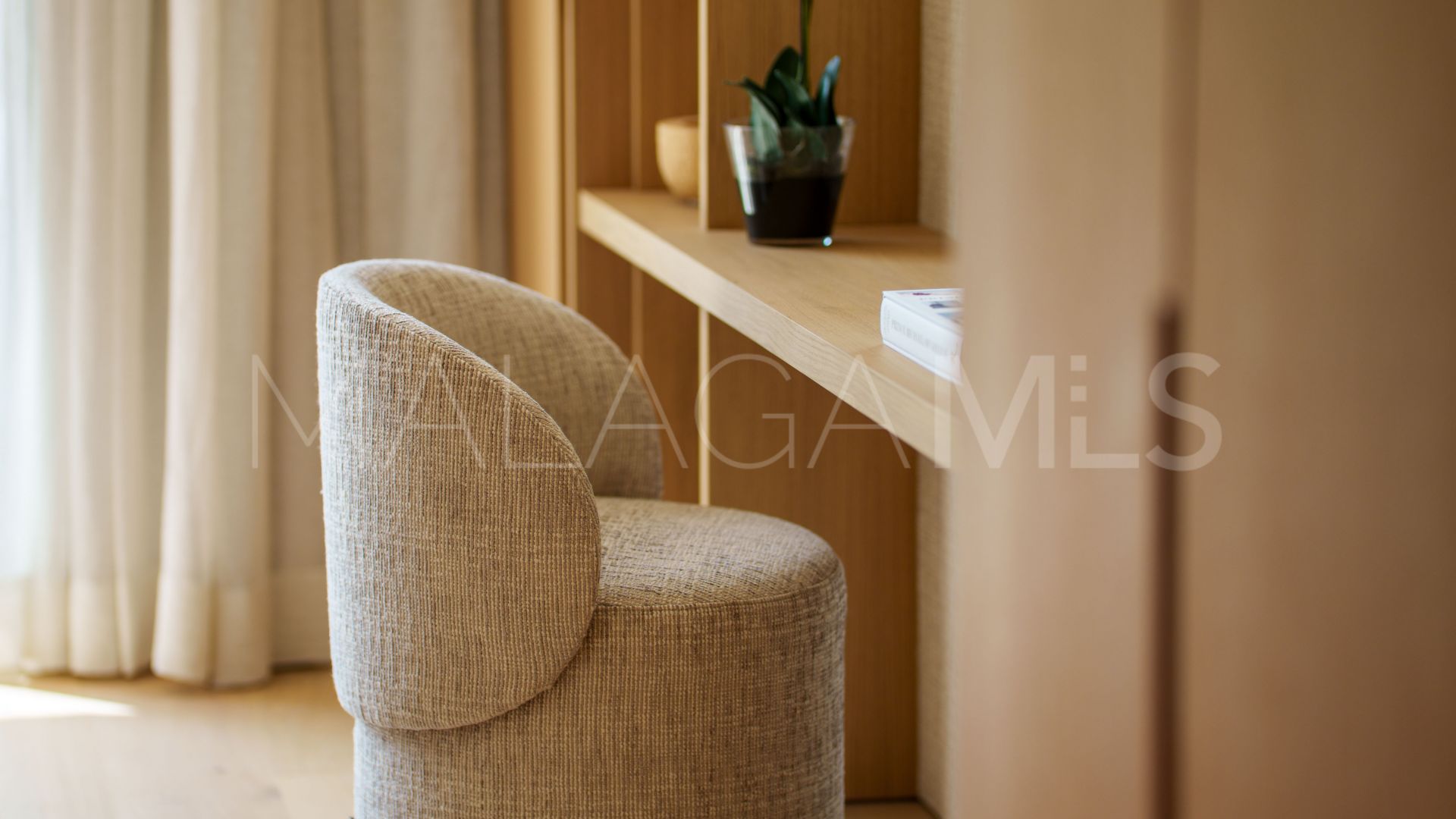 Villa for sale in Nueva Andalucia