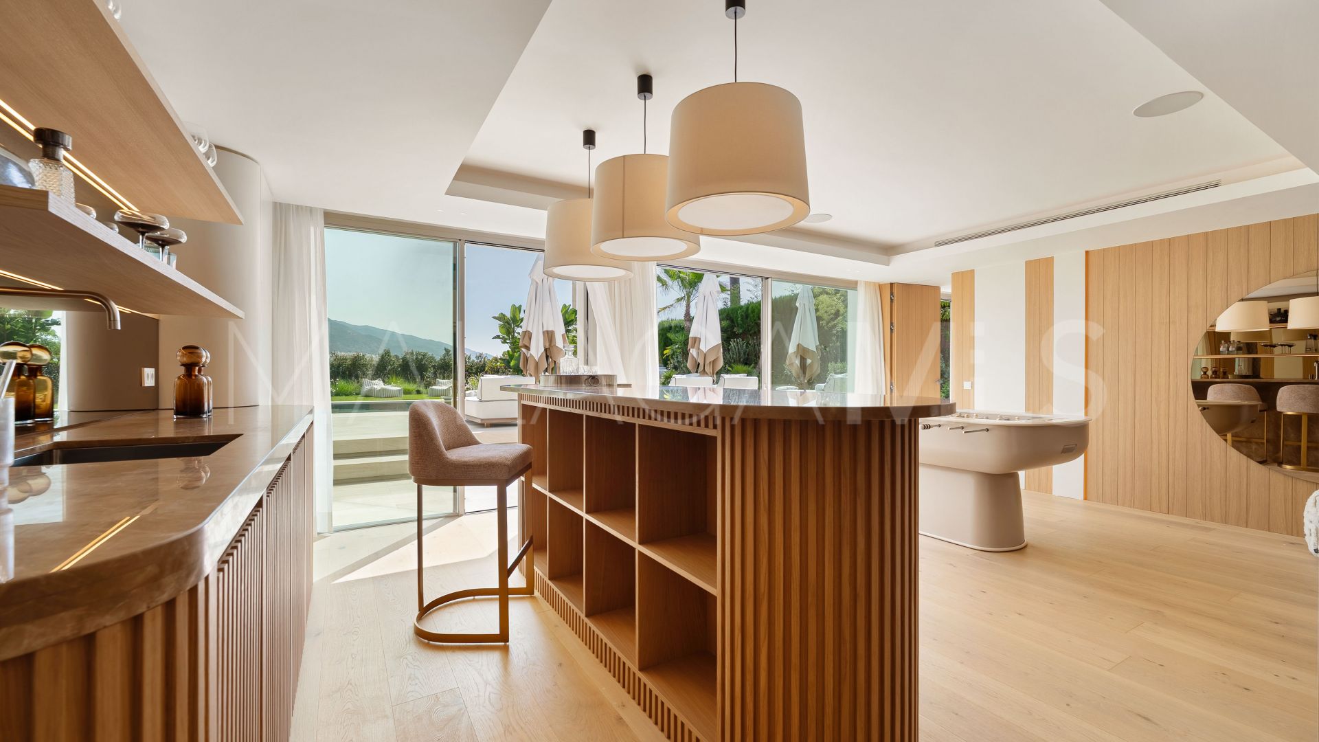 Villa for sale in Nueva Andalucia