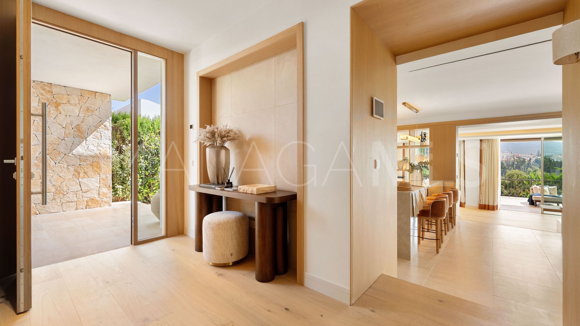 Villa for sale in Nueva Andalucia