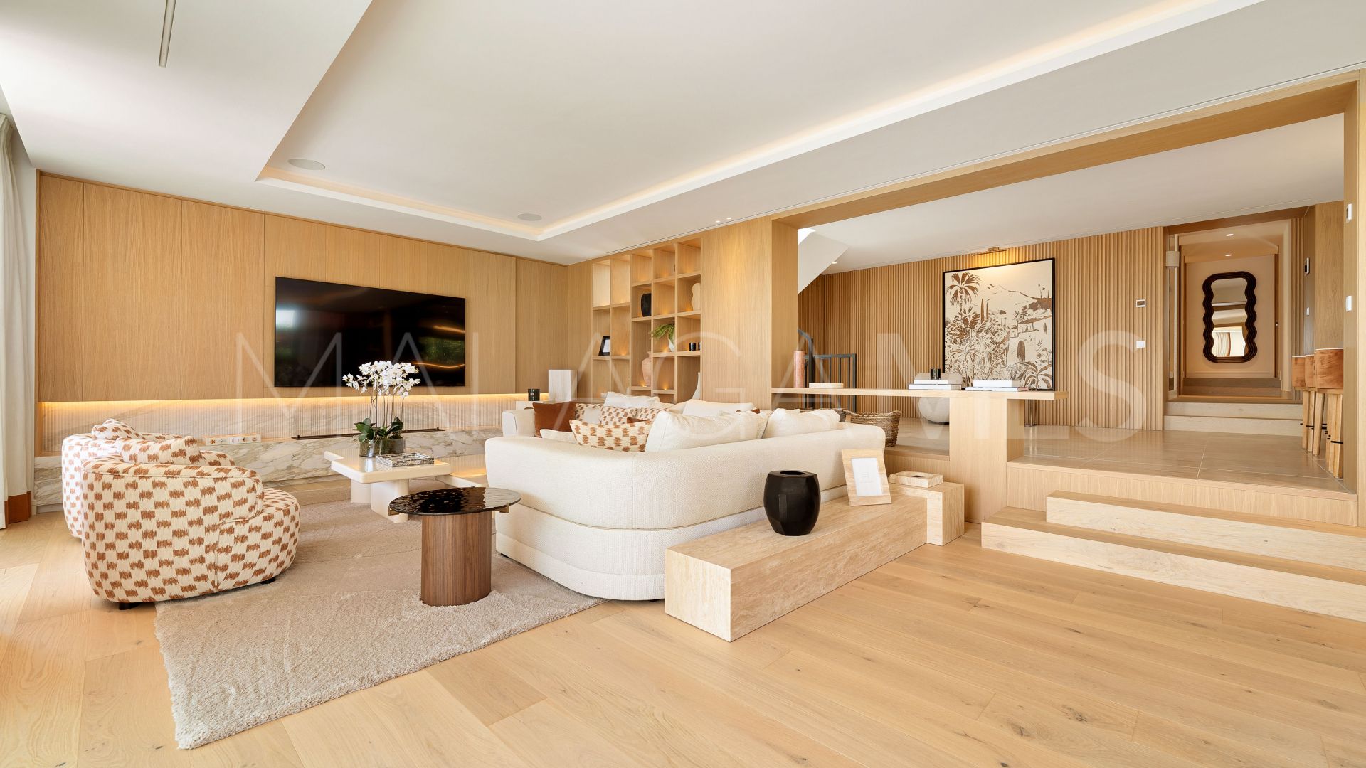 Villa for sale in Nueva Andalucia