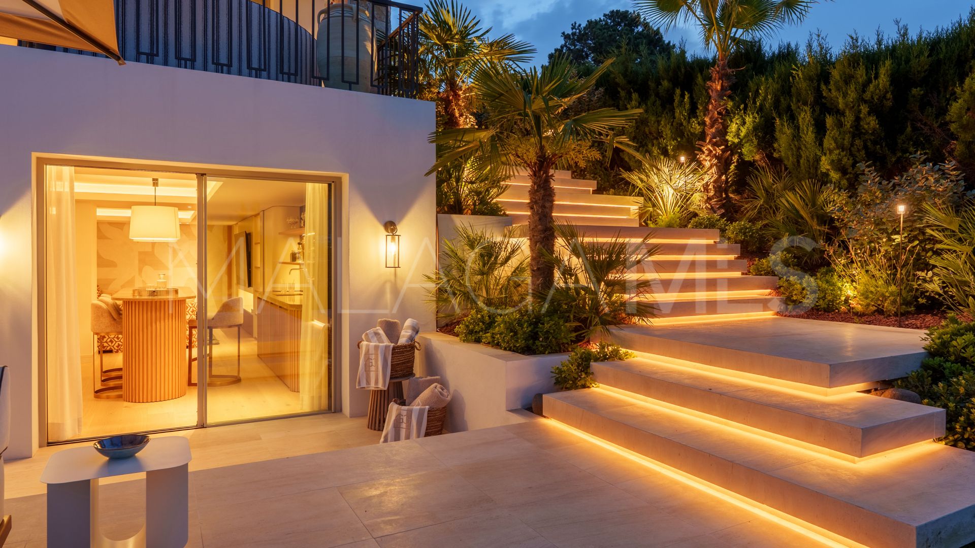 Villa for sale in Nueva Andalucia