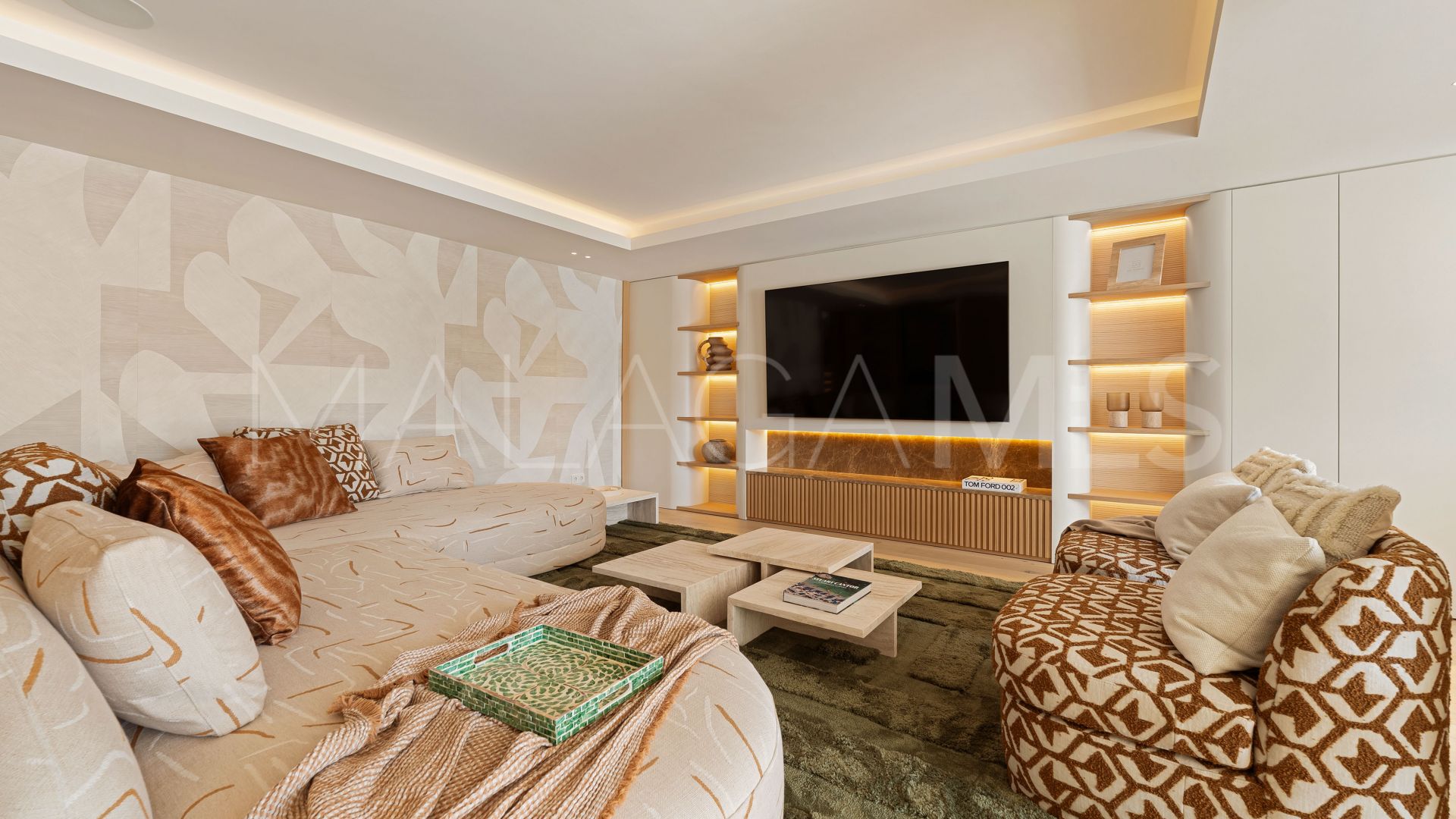 Villa for sale in Nueva Andalucia