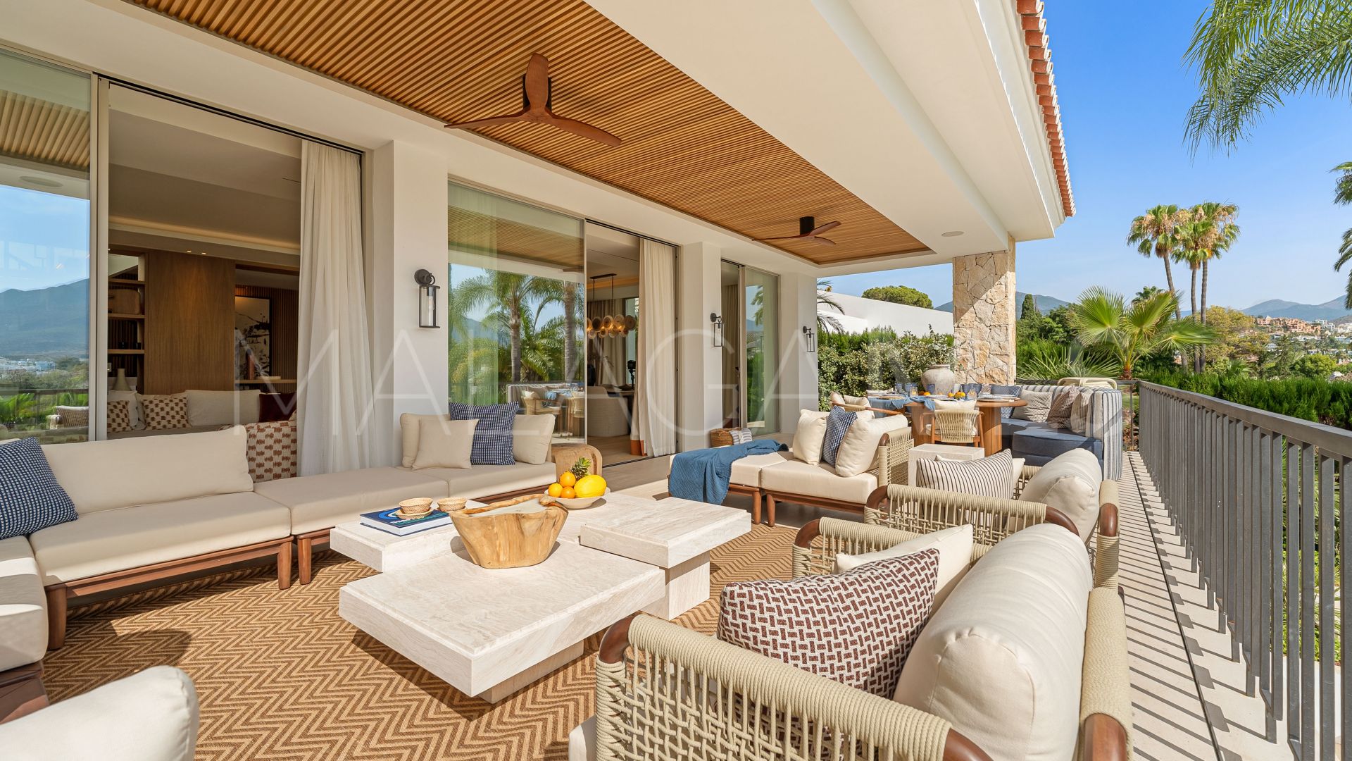 Villa for sale in Nueva Andalucia