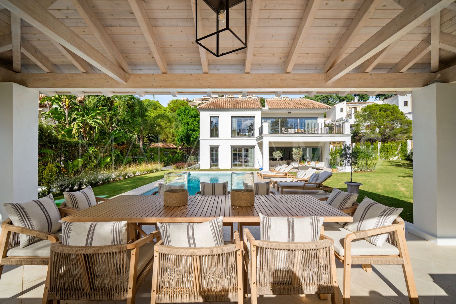 Villa for sale in Los Arqueros