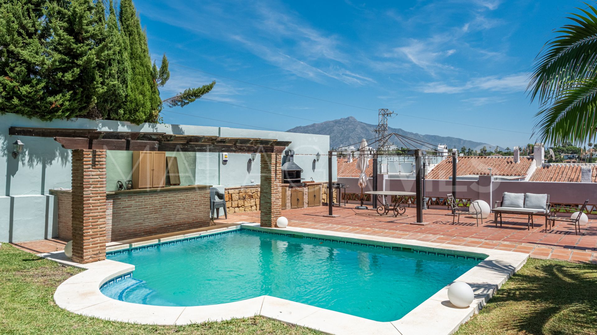 Villa for sale in Monte Biarritz