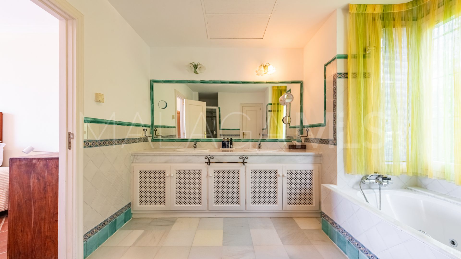 Buy La Perla de la Bahía town house with 5 bedrooms