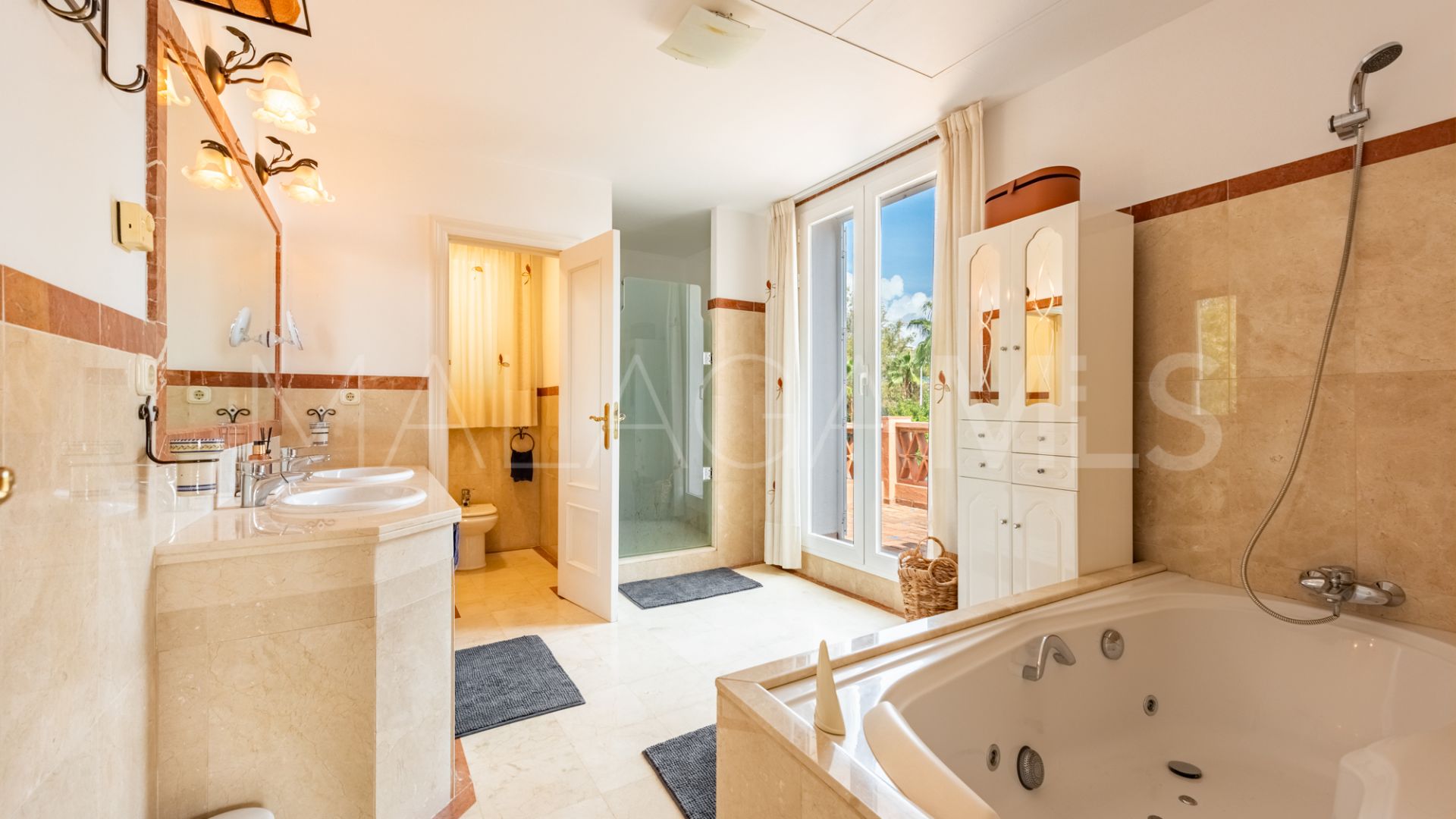 Buy La Perla de la Bahía town house with 5 bedrooms