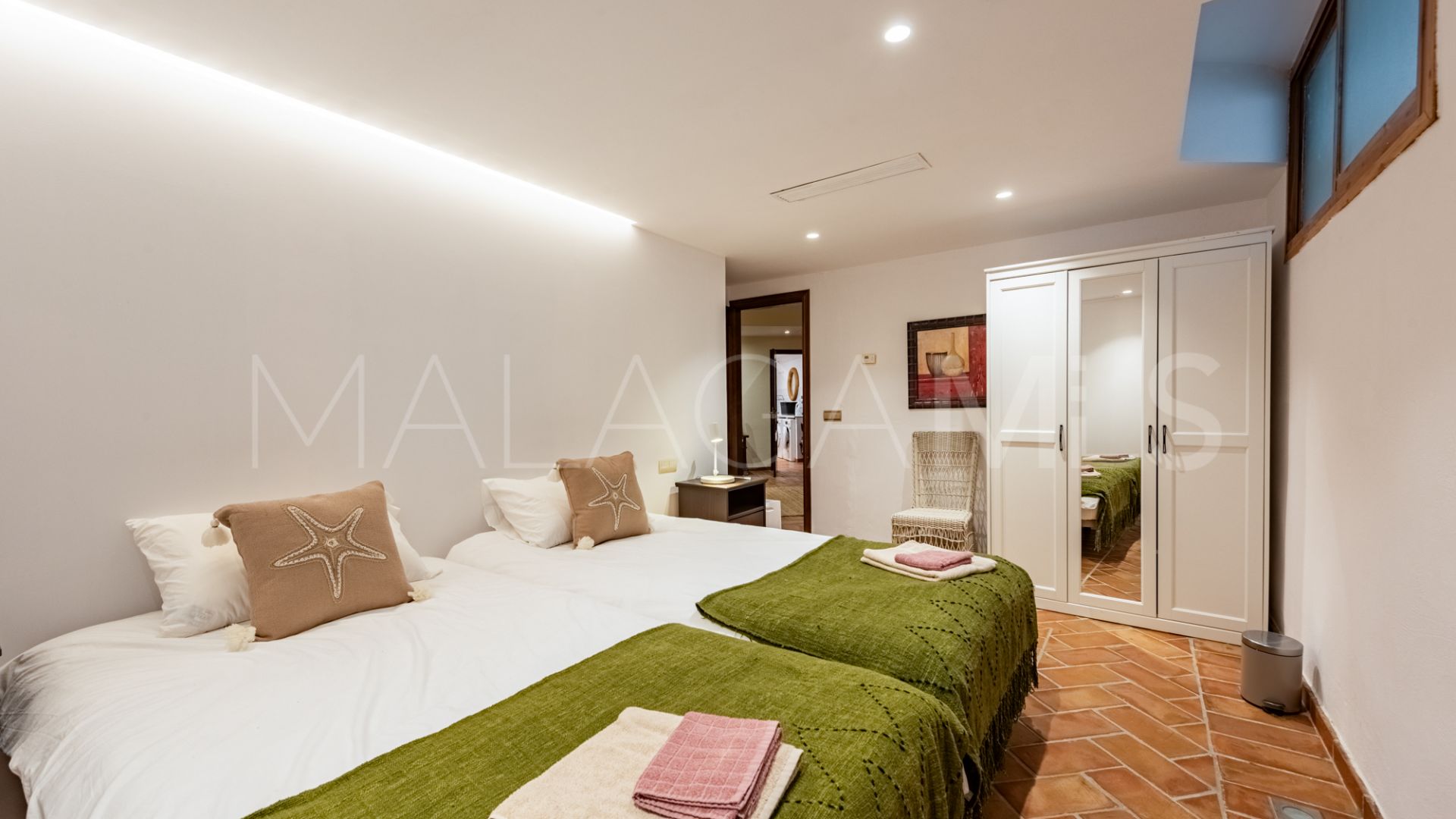 Buy La Perla de la Bahía town house with 5 bedrooms