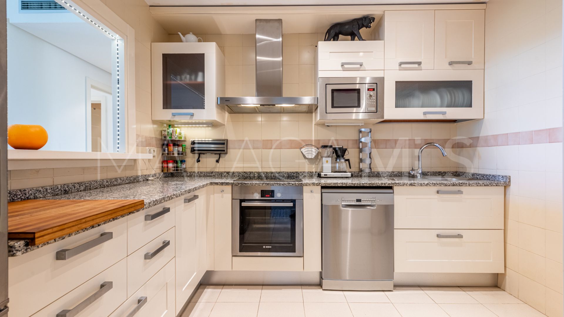 Lomas del Marqués 2 bedrooms apartment for sale