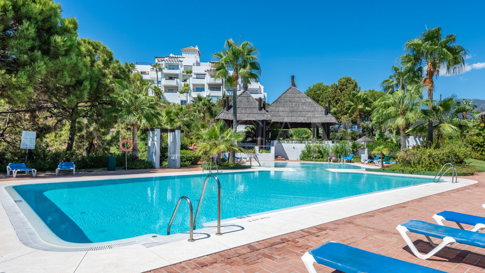Lomas del Marqués 2 bedrooms apartment for sale