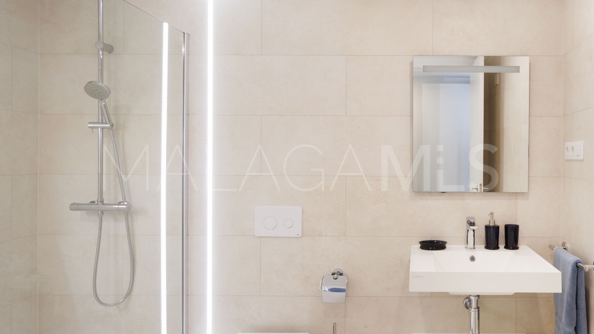 Apartment for sale in Fuengirola Centro with 3 bedrooms