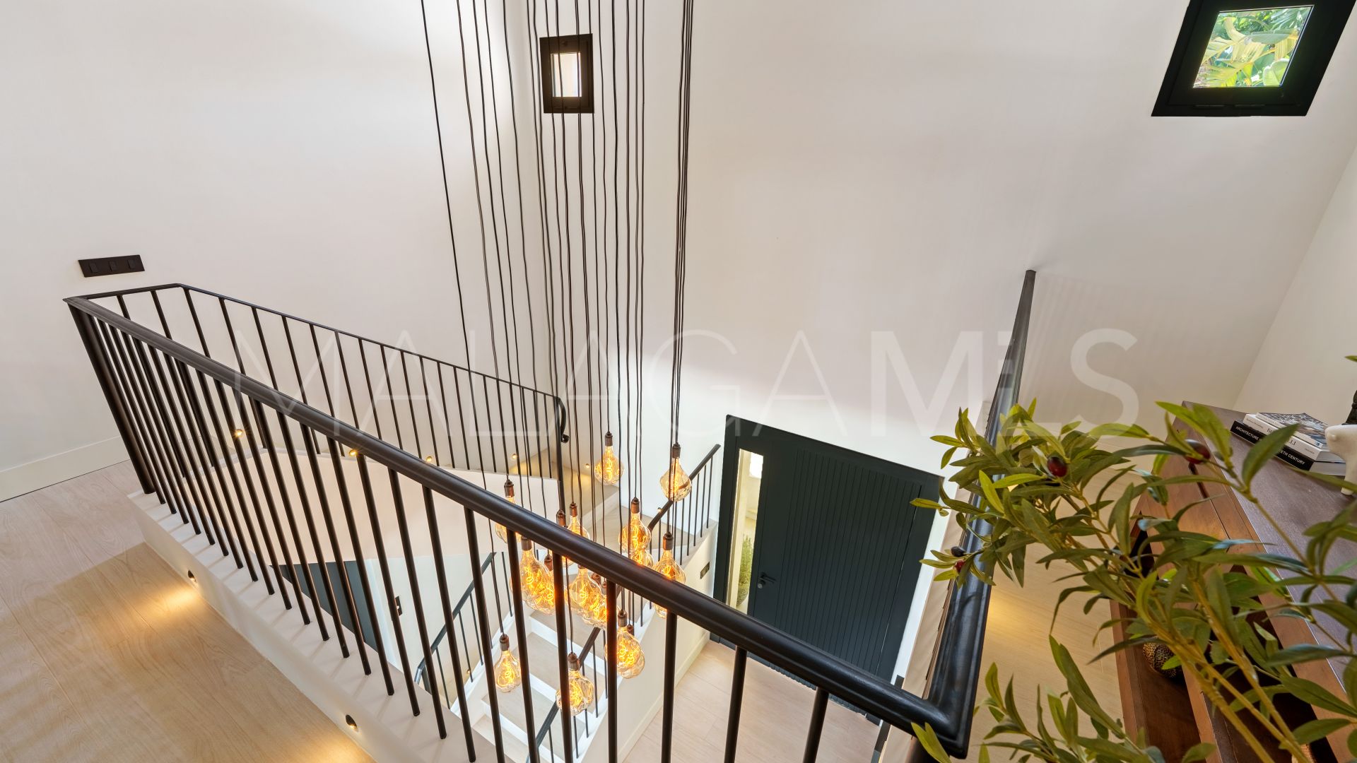 Villa for sale in Nueva Andalucia