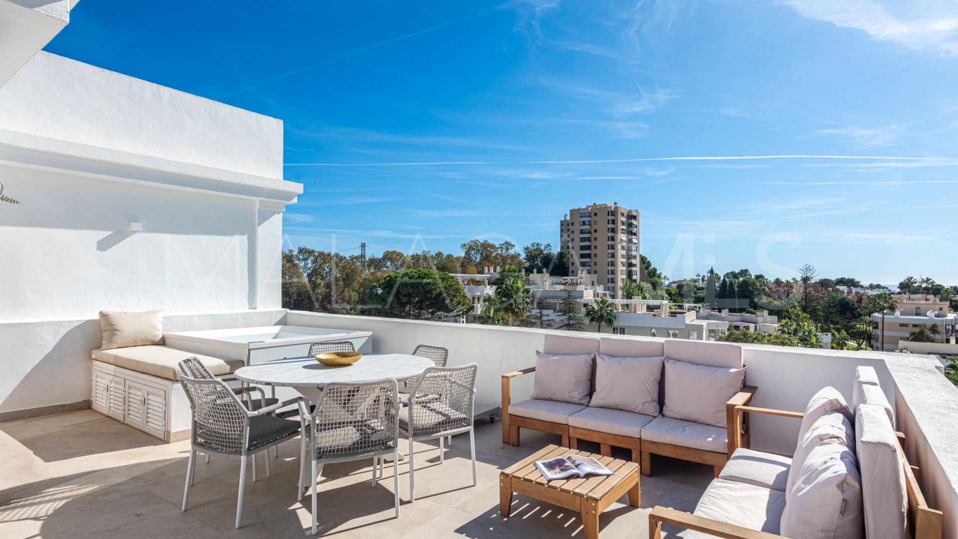 Town house with 4 bedrooms for sale in Aloha Gardens