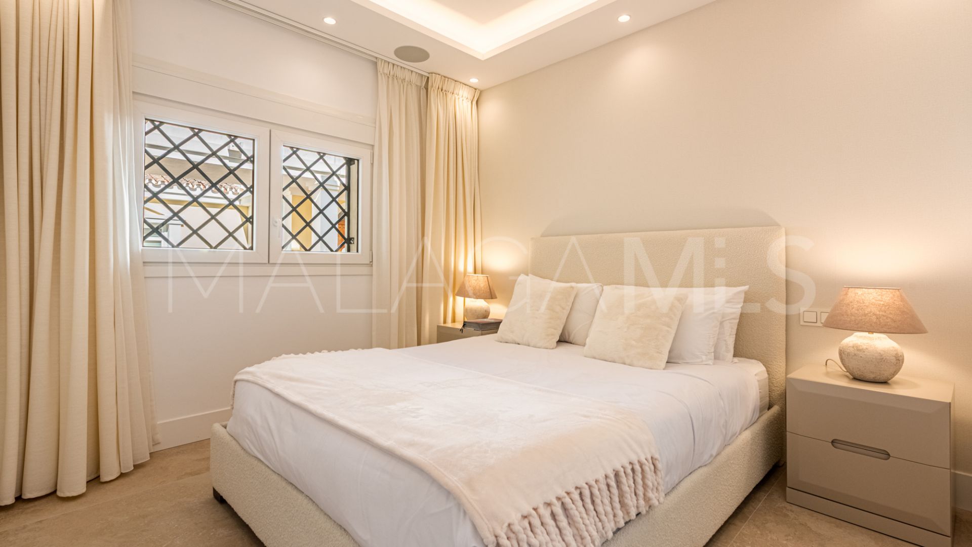Town house with 4 bedrooms for sale in Aloha Gardens