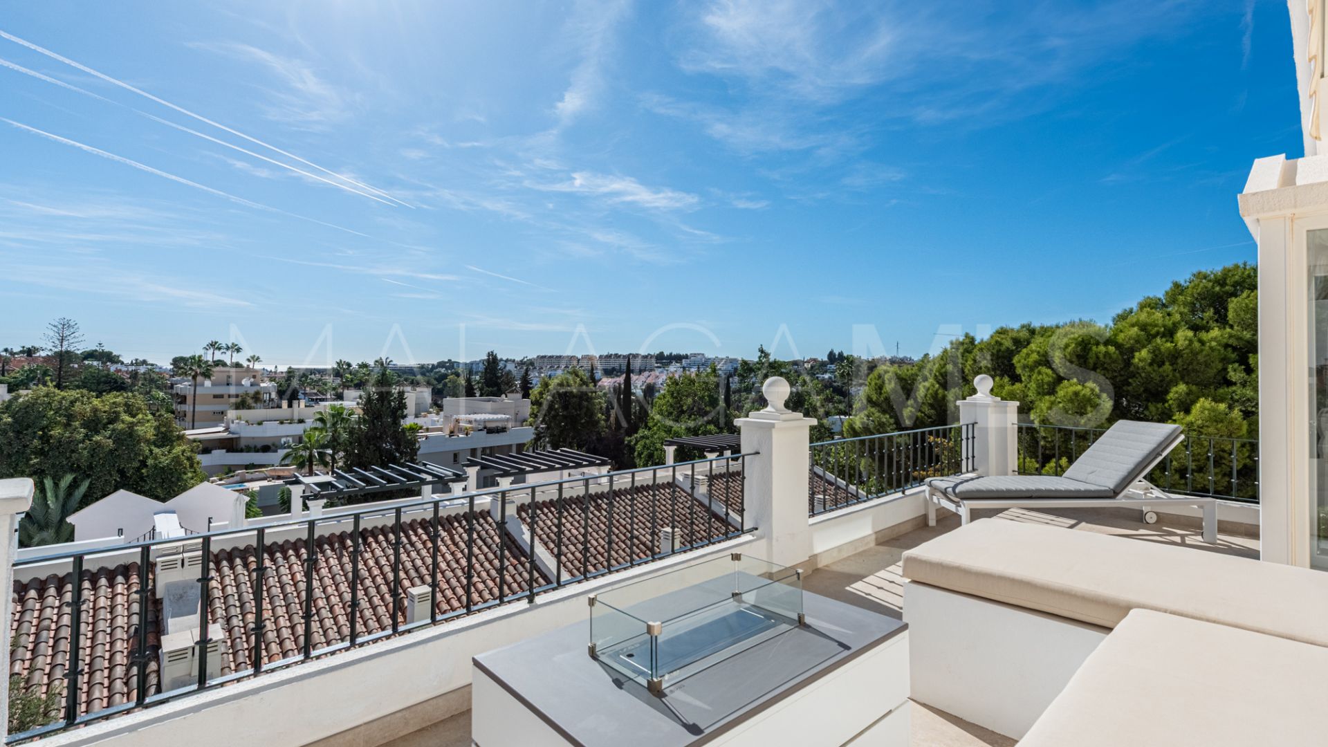 Town house with 4 bedrooms for sale in Aloha Gardens