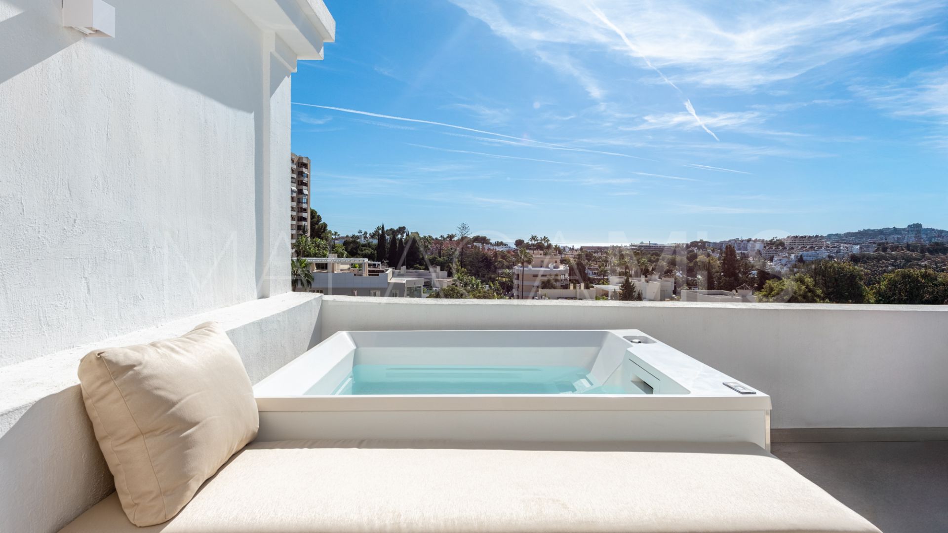 Town house with 4 bedrooms for sale in Aloha Gardens