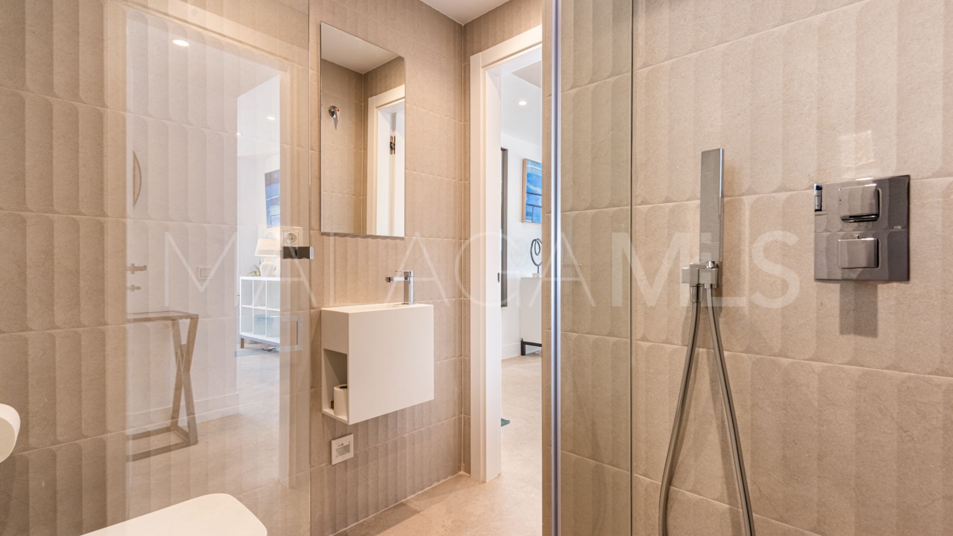 Town house with 4 bedrooms for sale in Aloha Gardens