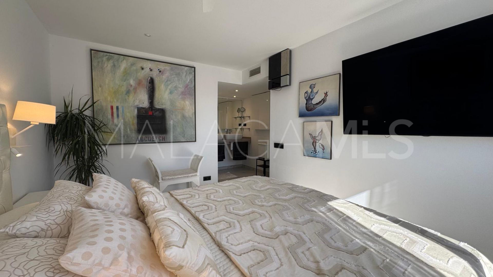 For sale Estepona Centre penthouse with 2 bedrooms