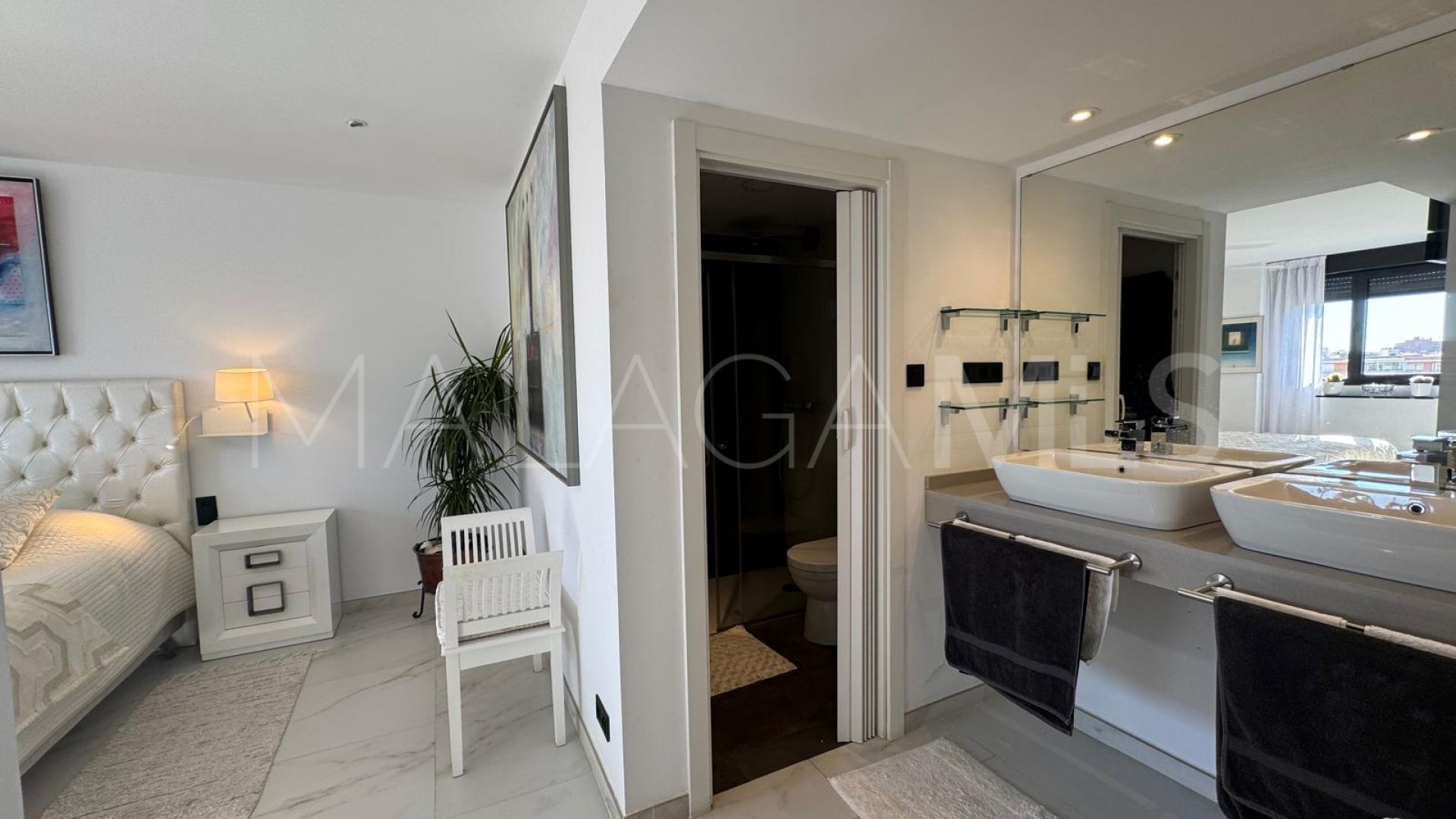 For sale Estepona Centre penthouse with 2 bedrooms