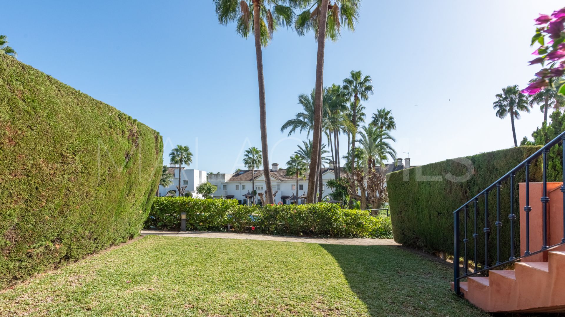 Buy town house in Monte Biarritz