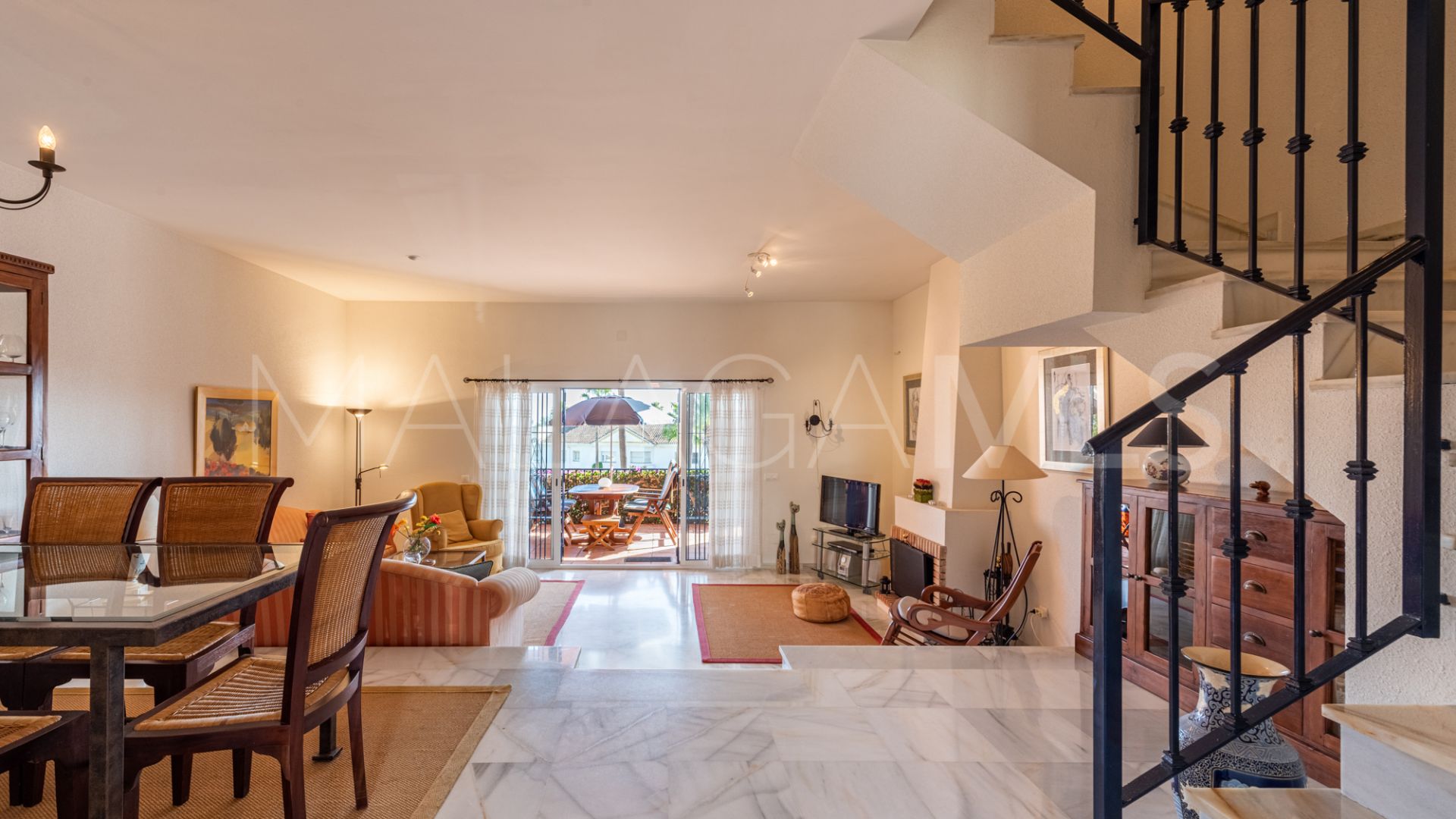 Buy town house in Monte Biarritz