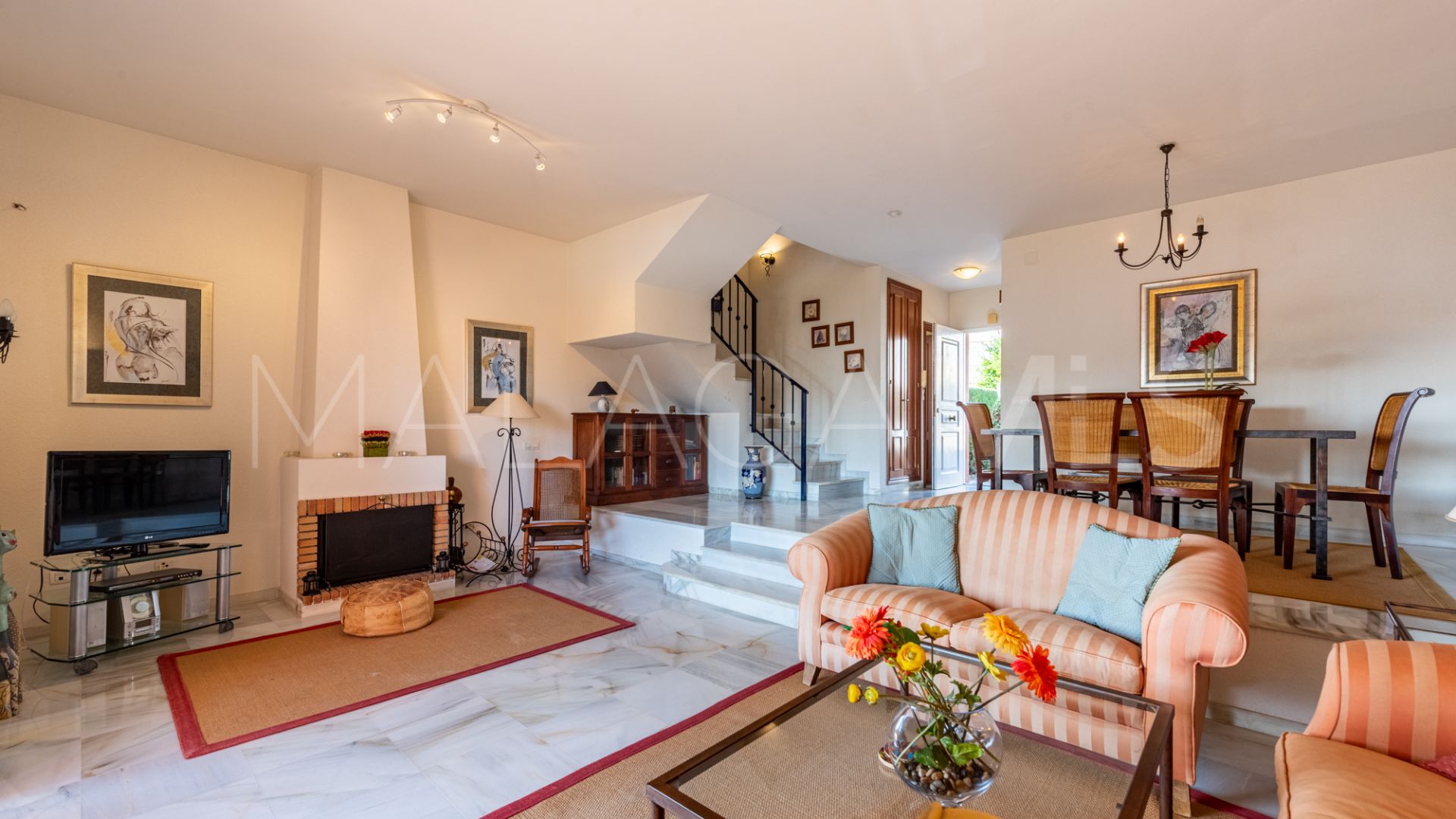 Buy town house in Monte Biarritz