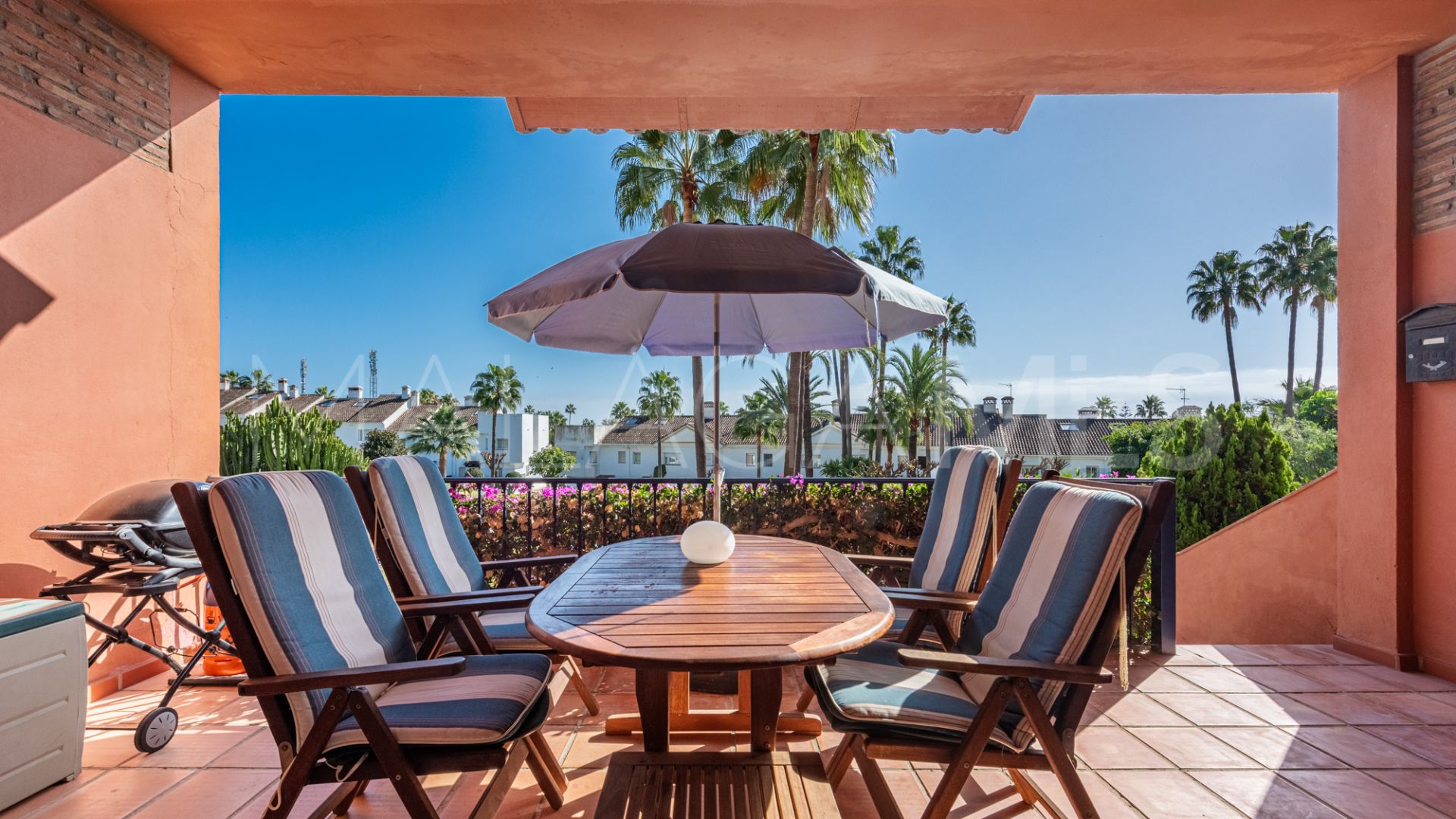 Buy town house in Monte Biarritz