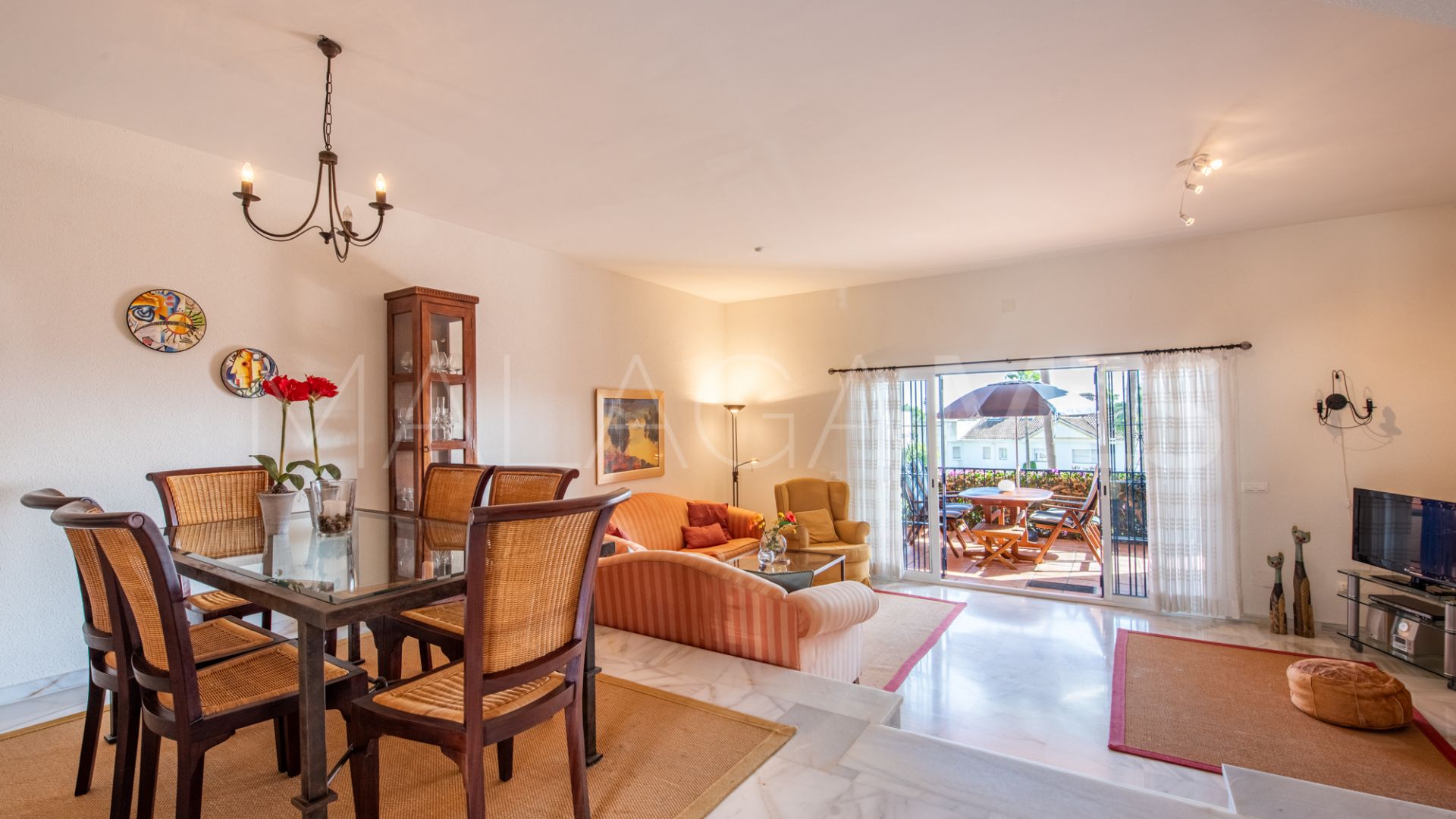 Buy town house in Monte Biarritz