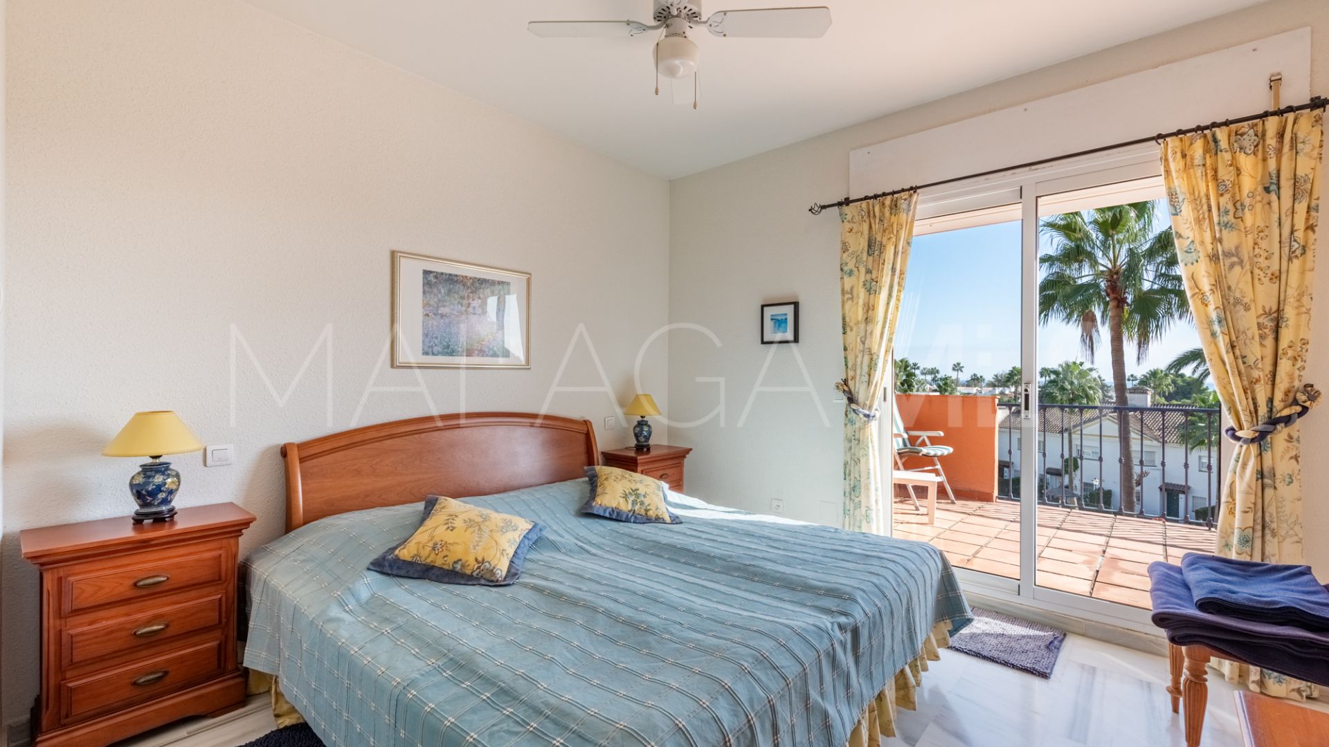 Buy town house in Monte Biarritz