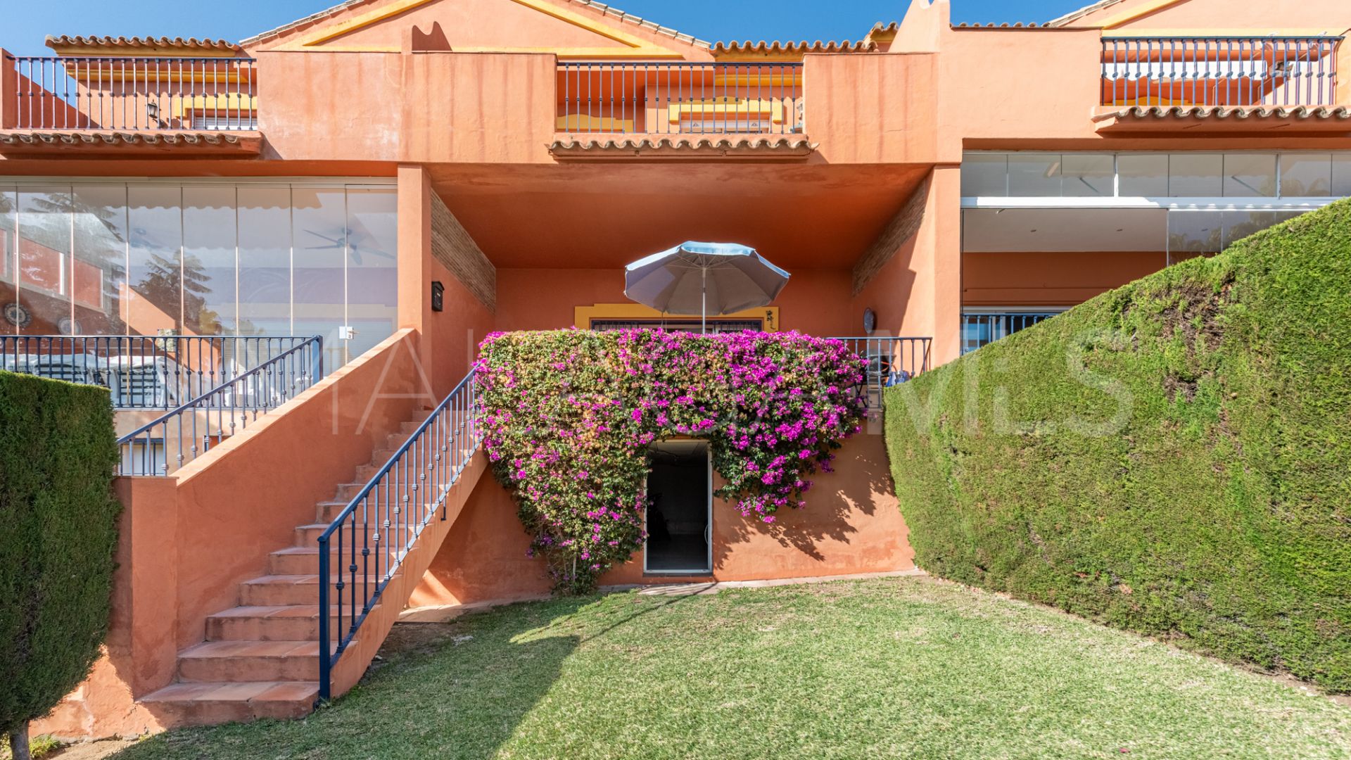 Buy town house in Monte Biarritz