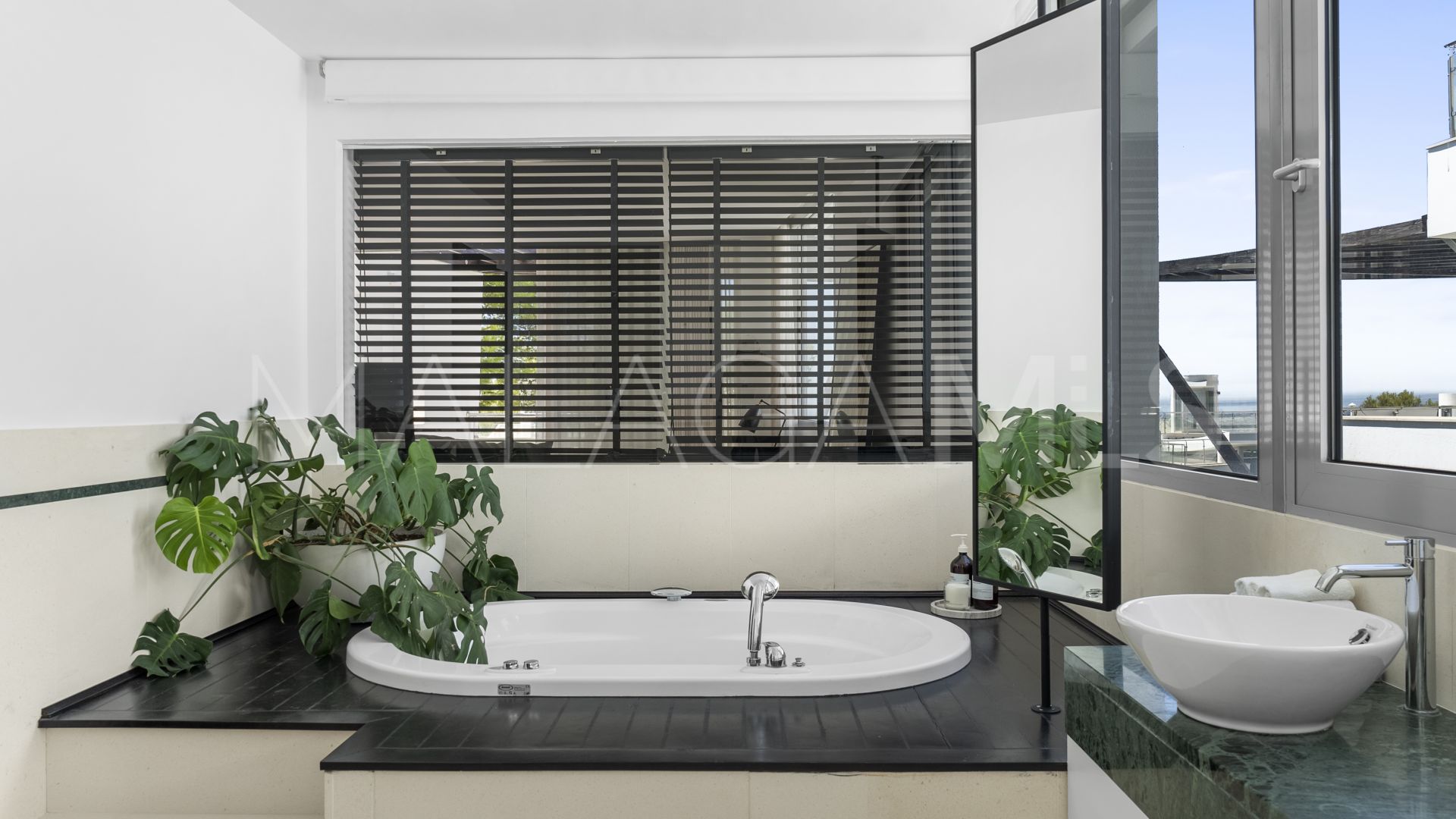 Maison de ville for sale in Meisho Hills