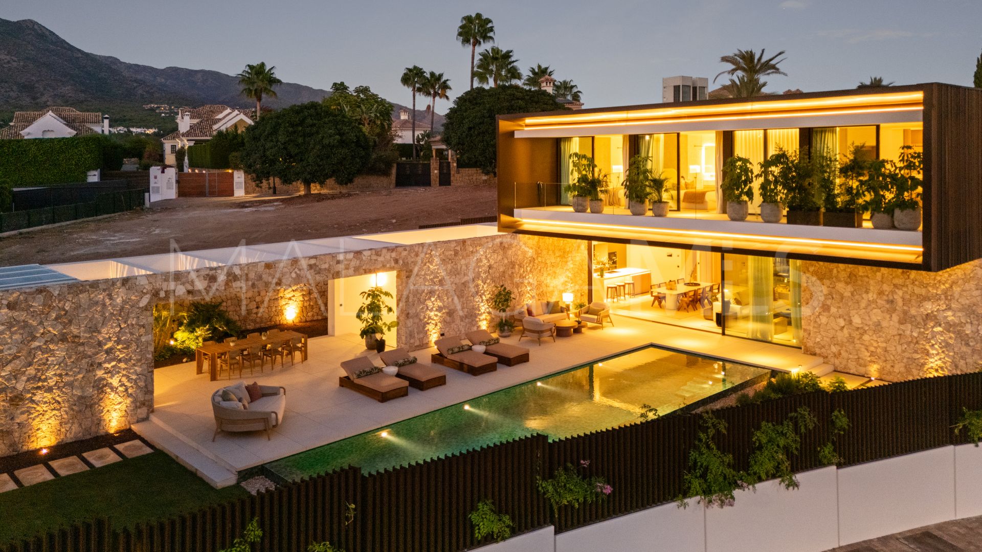 Se vende villa in Golden Mile de 5 bedrooms
