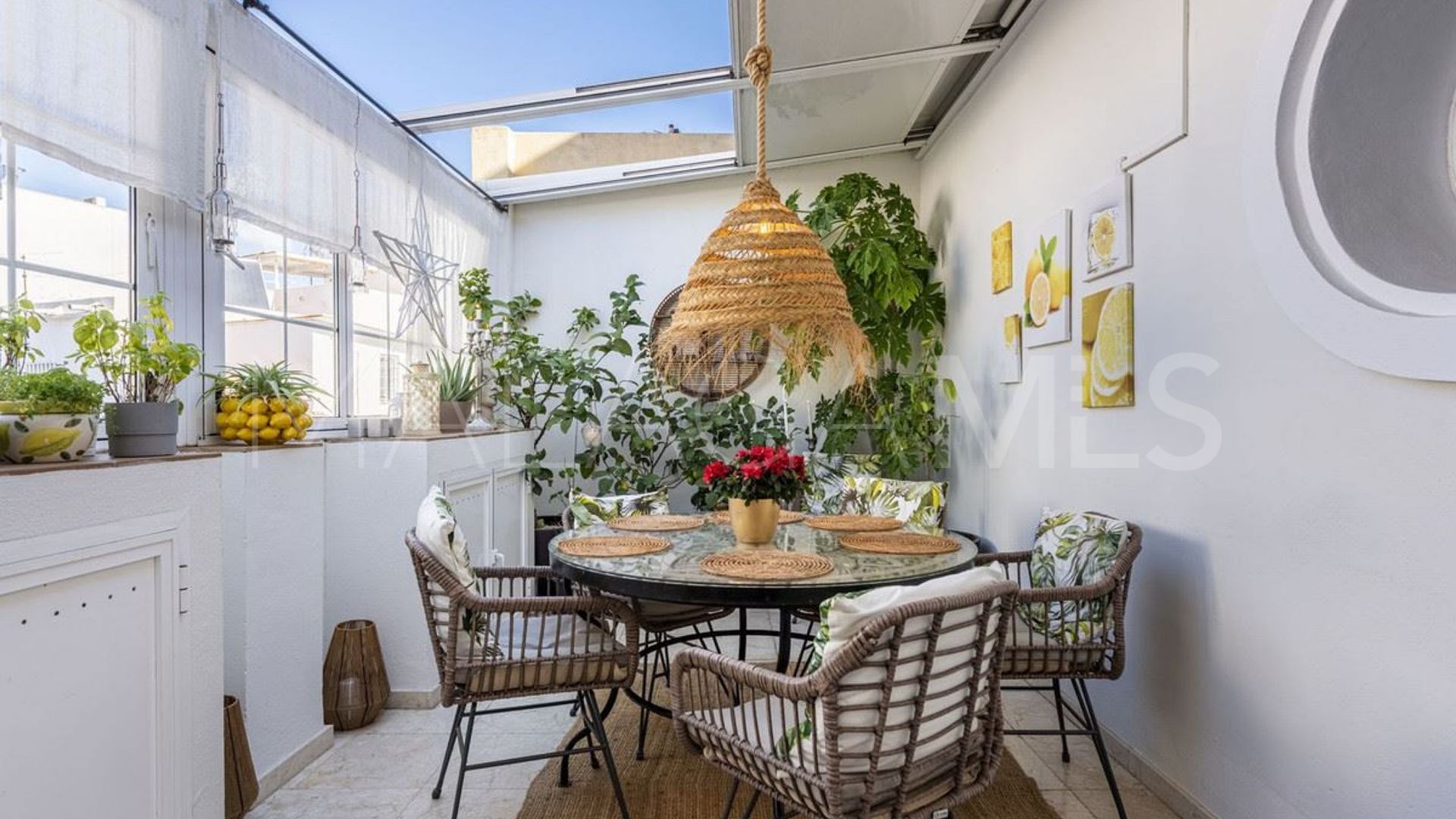 For sale San Pedro de Alcantara 1 bedroom penthouse