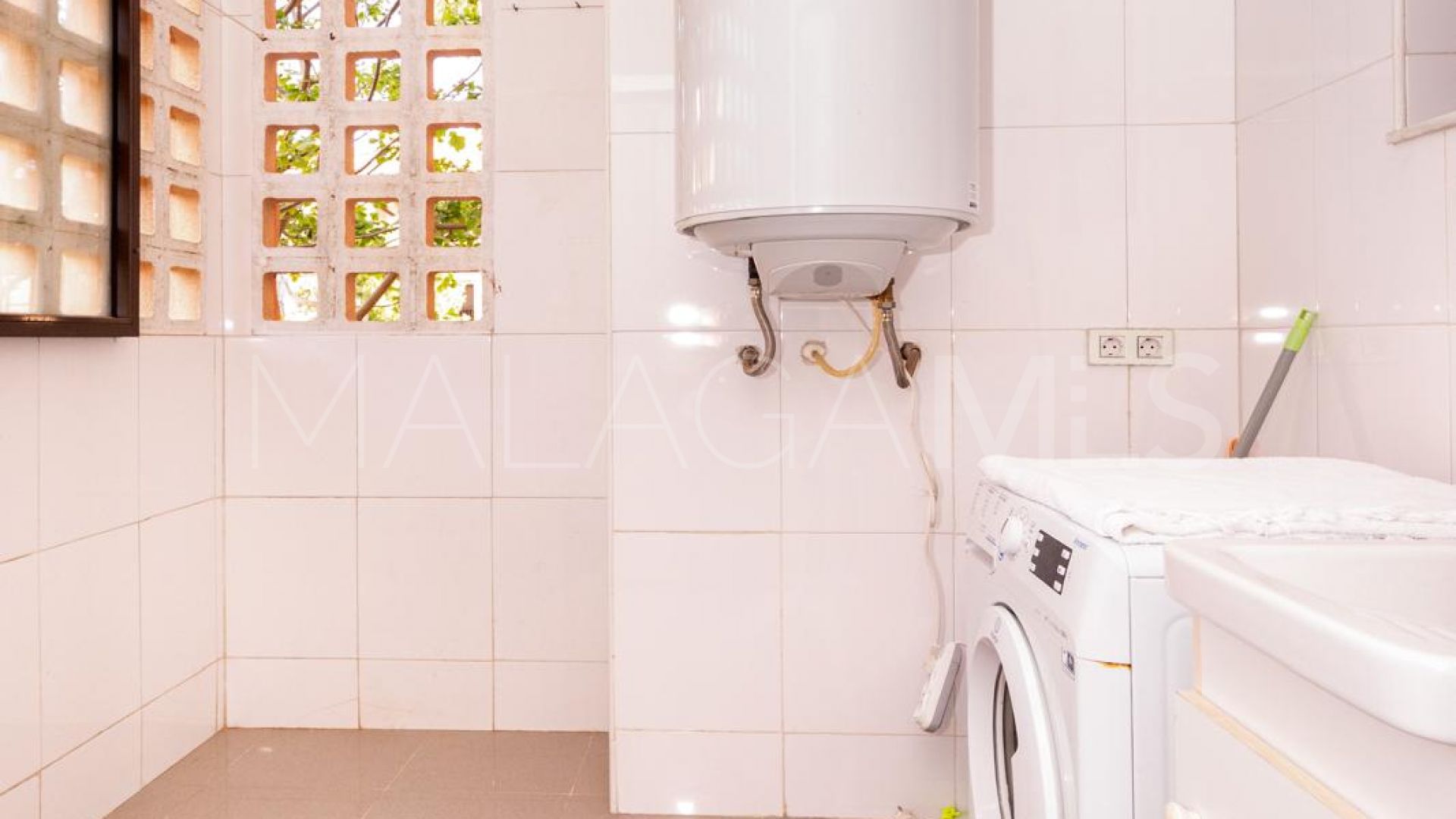 For sale Hacienda del Sol apartment with 4 bedrooms