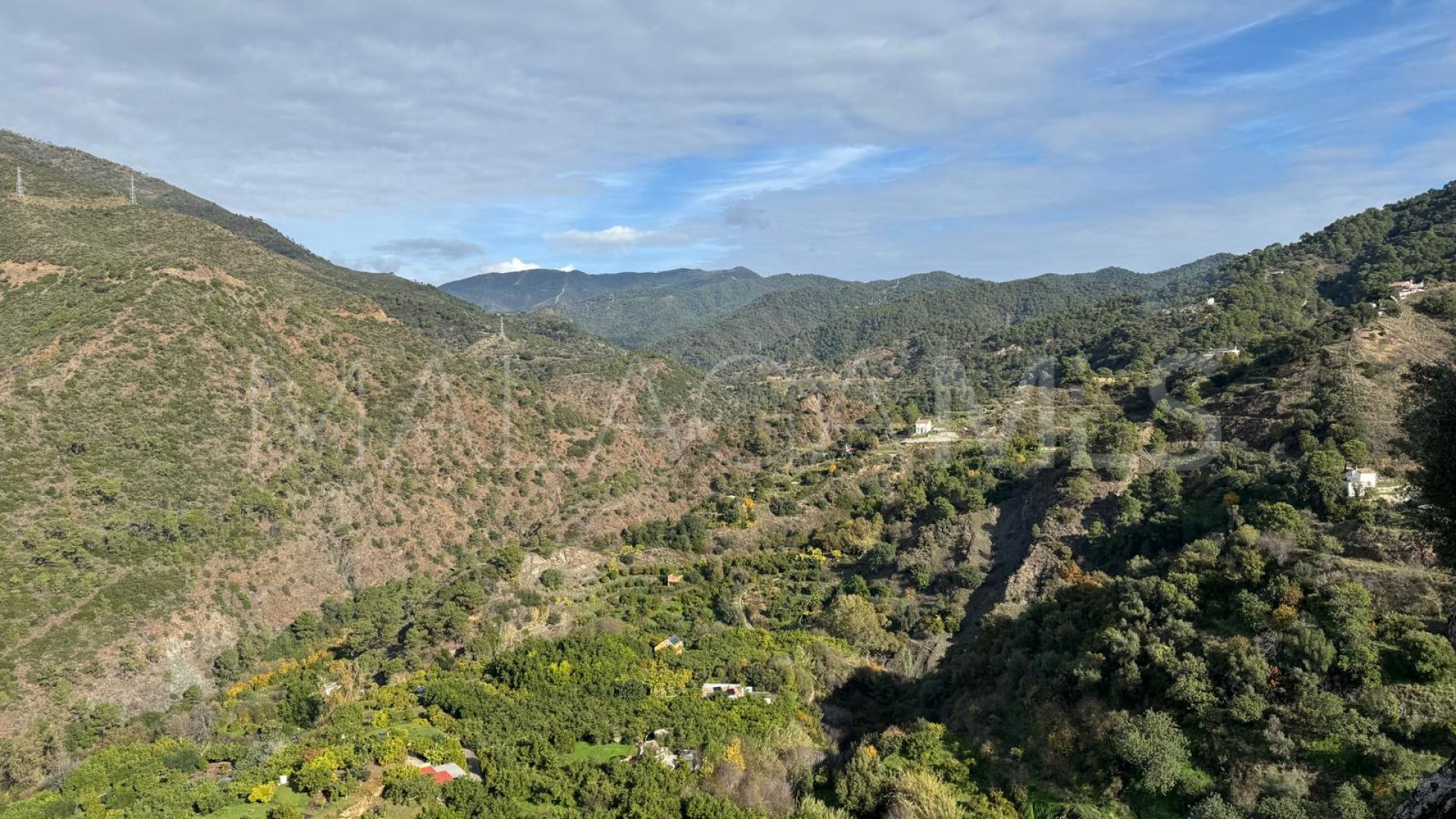 Apartment for sale in Istan with 2 bedrooms