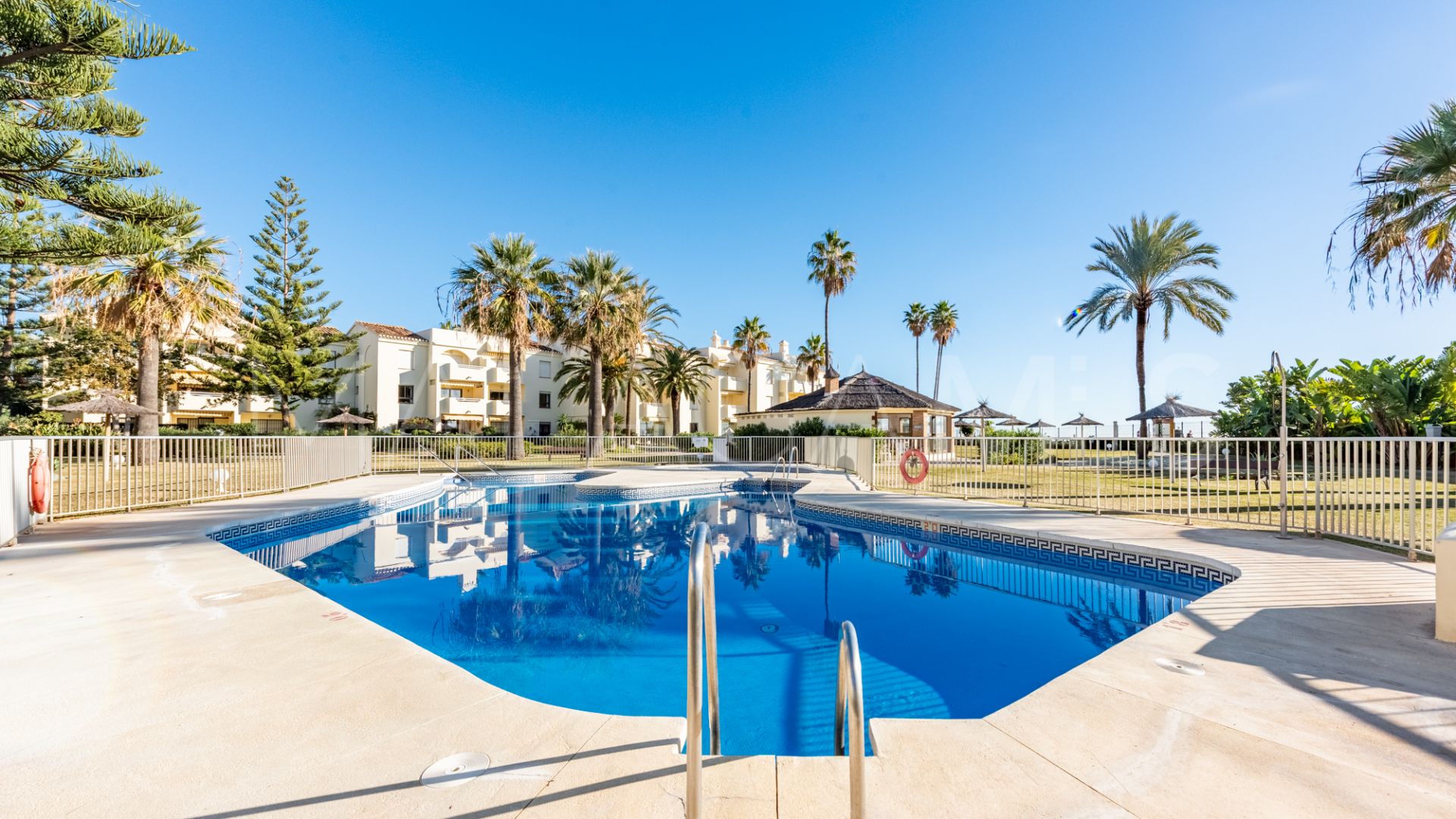 2 bedrooms apartment in Cala de Mijas for sale