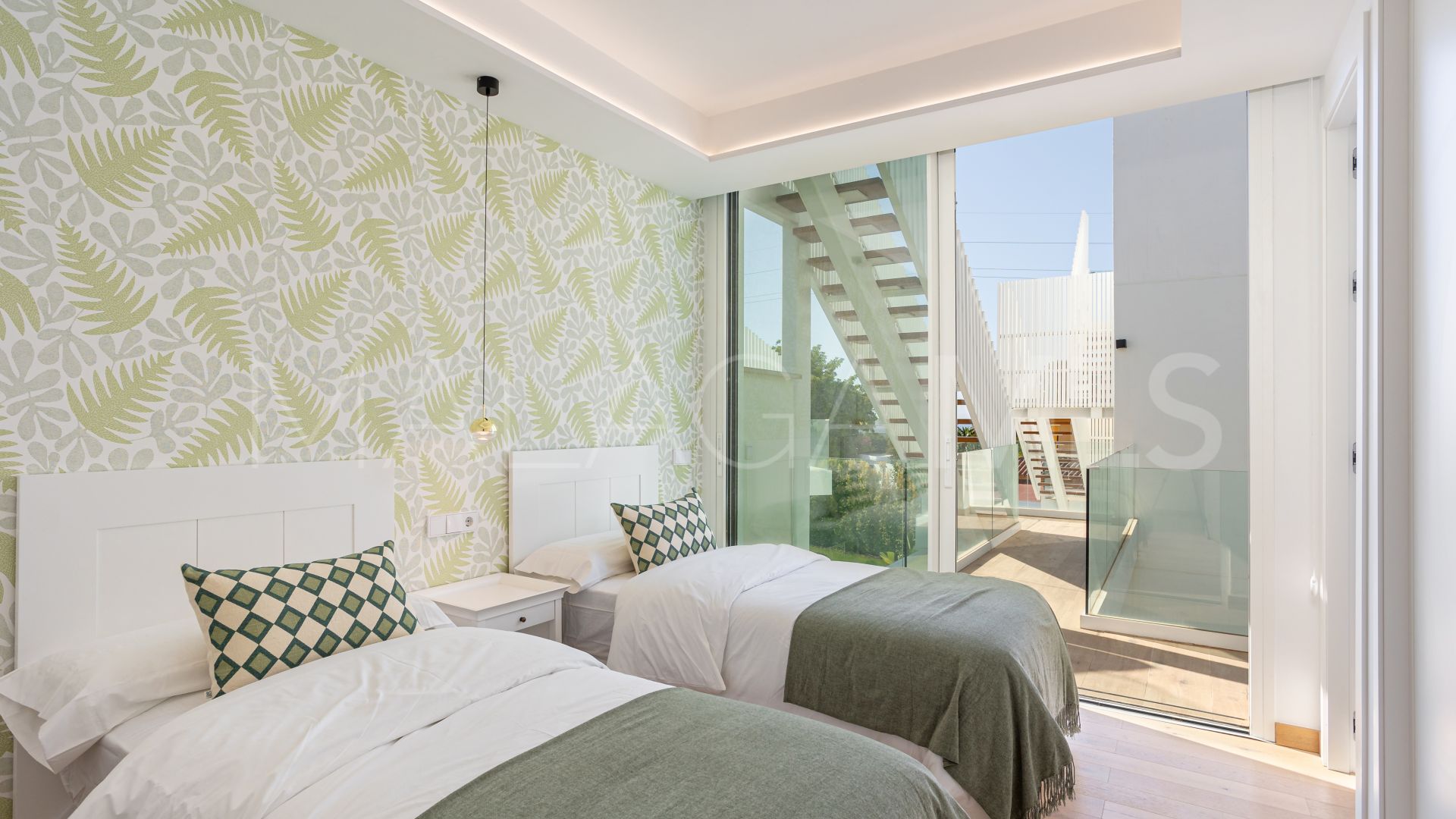 Villa for sale in Marbella City