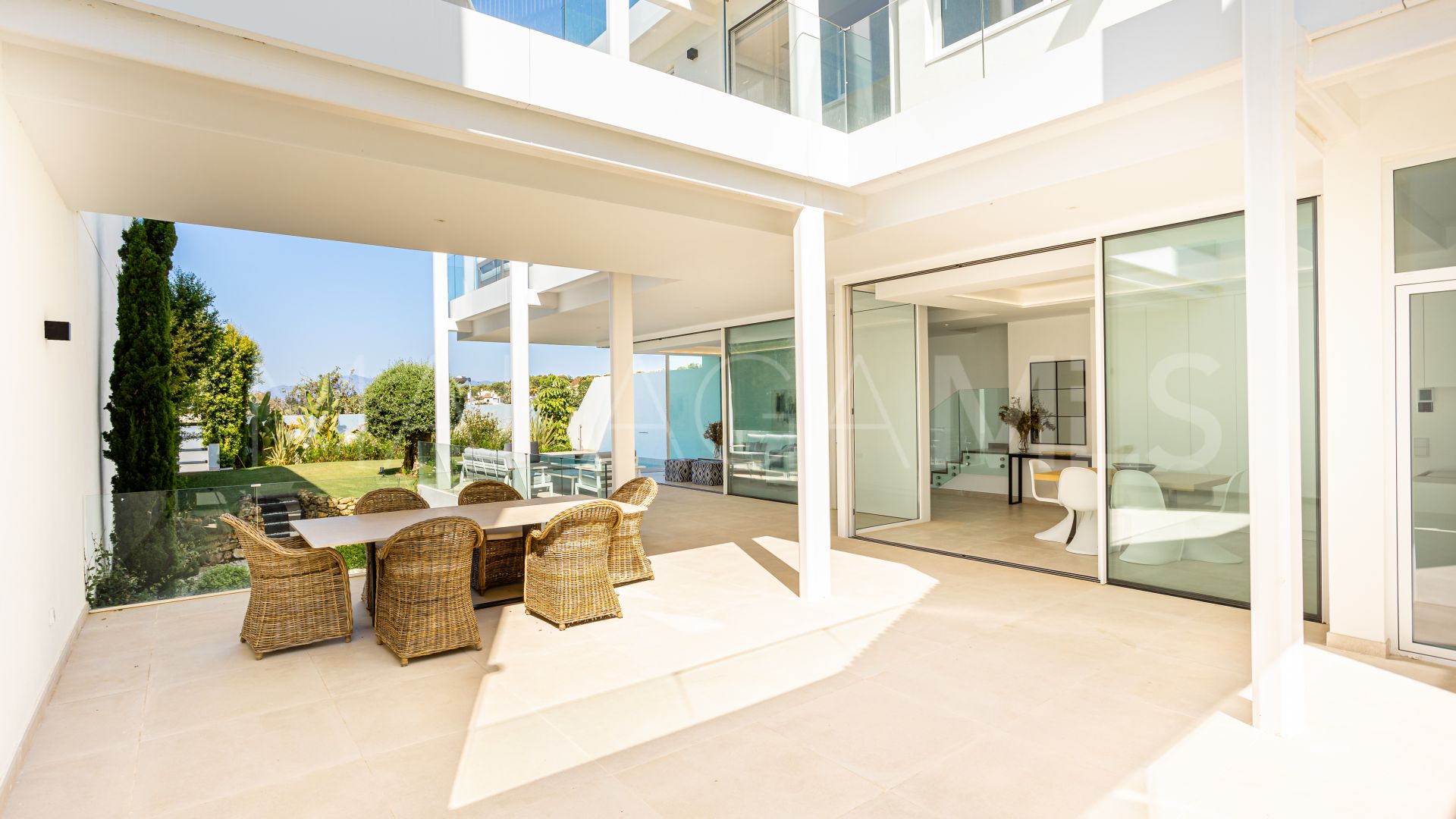 Villa for sale in Marbella City