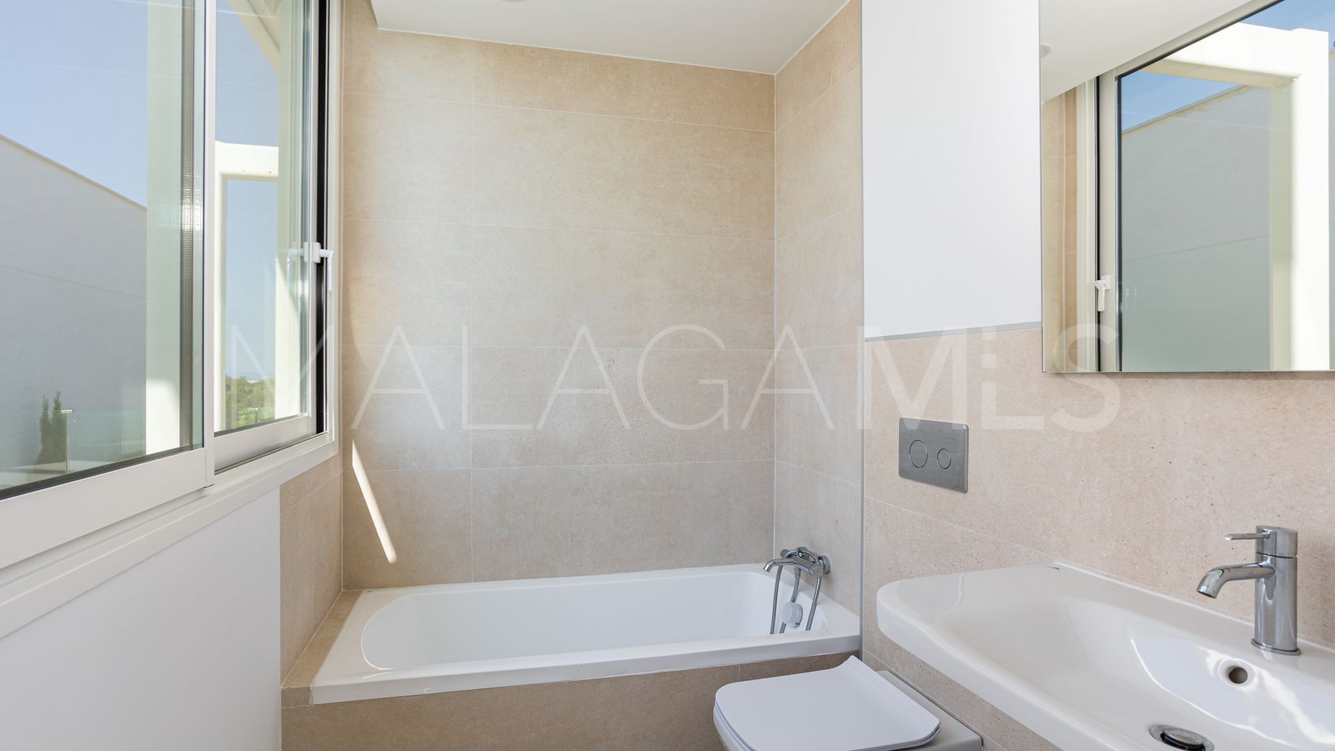 Villa for sale in Marbella City