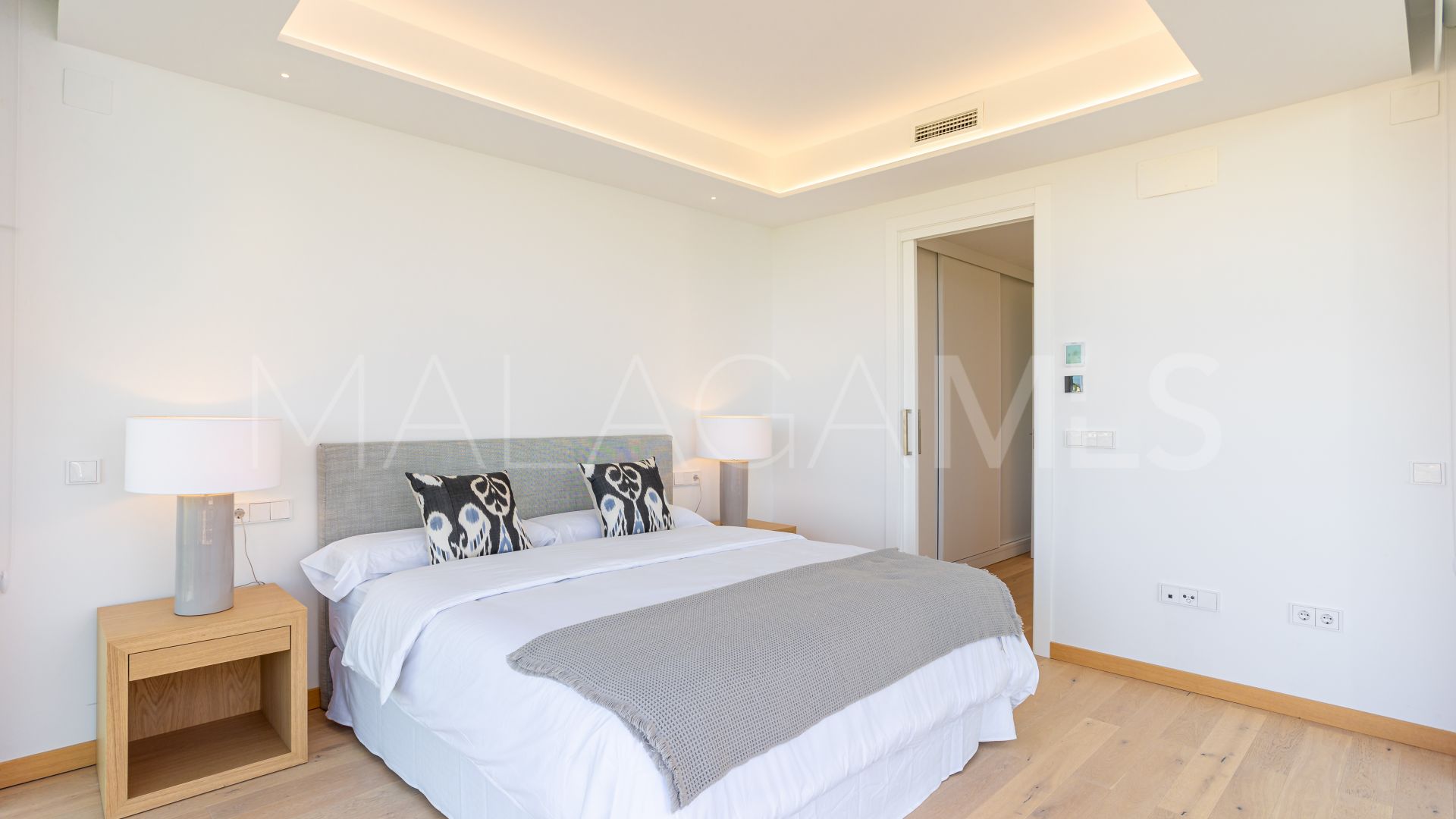 Villa for sale in Marbella City