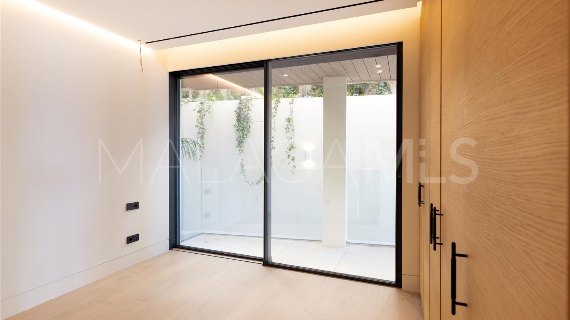 Apartment for sale in Estepona