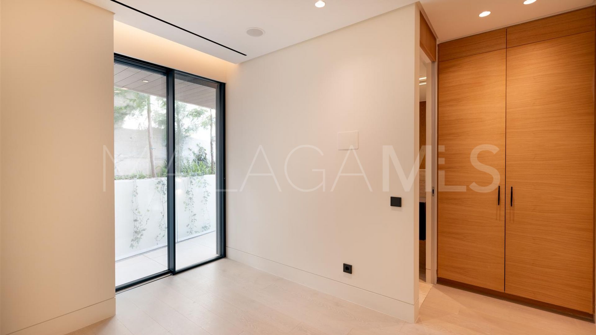 Apartment for sale in Estepona