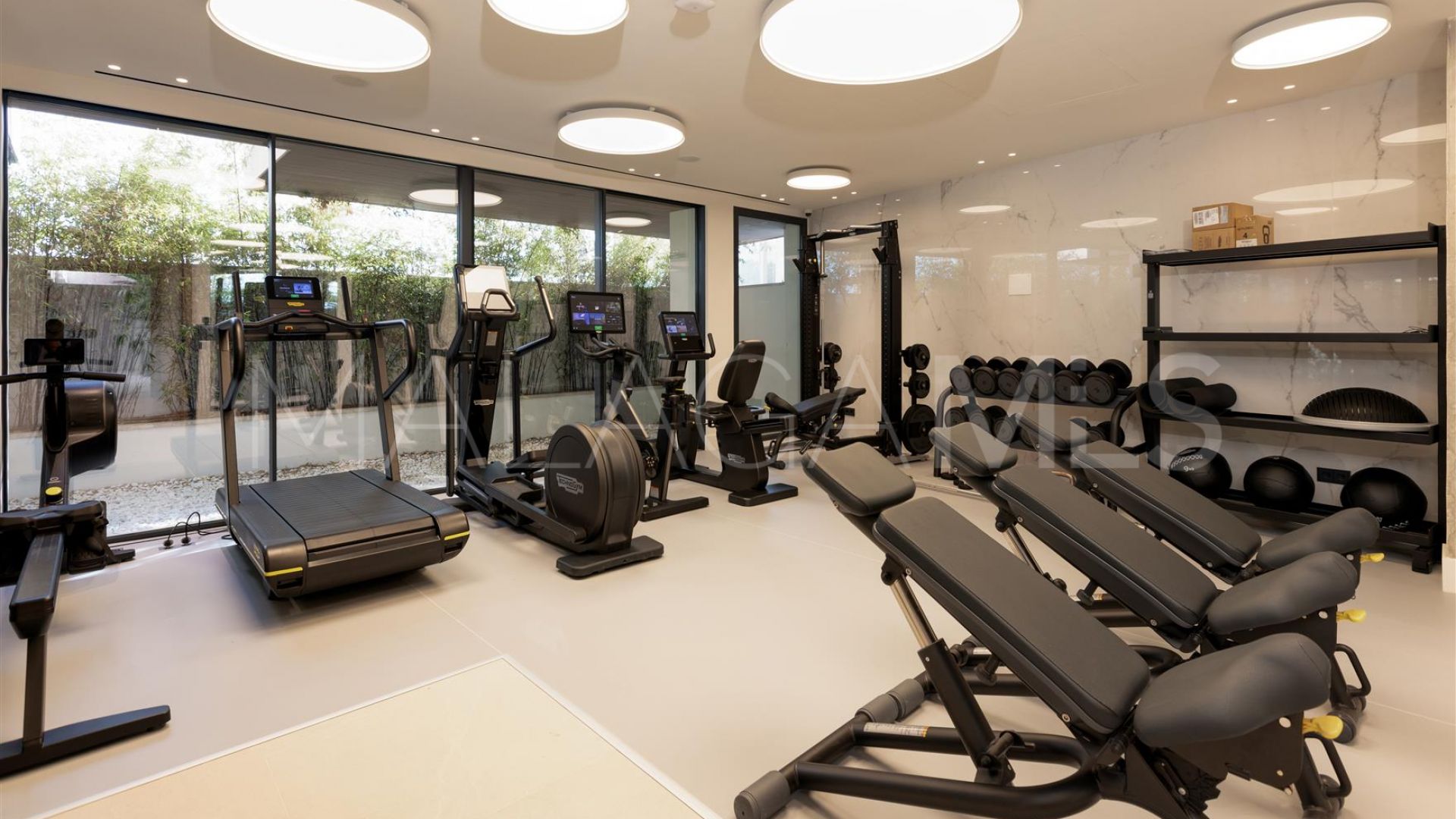 Apartment for sale in Estepona