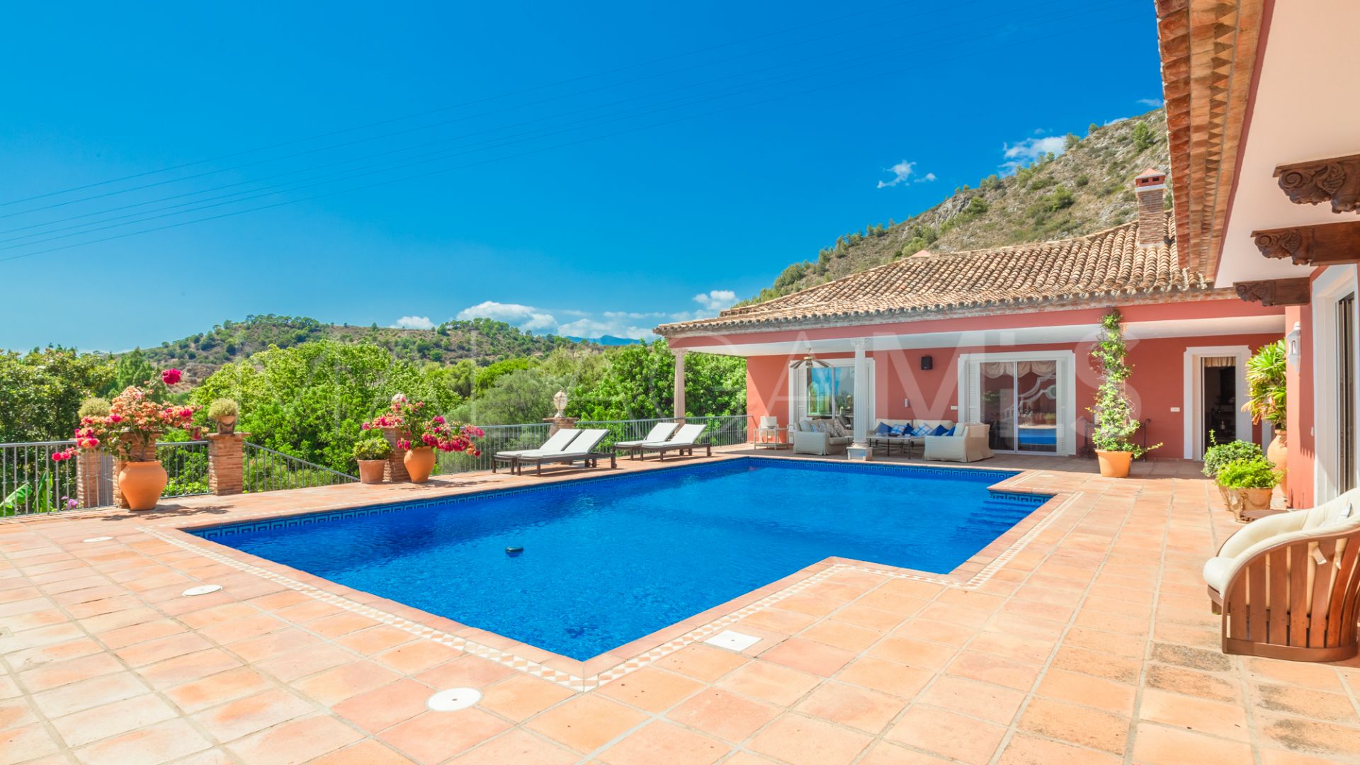 Villa for sale in Sierra Blanca