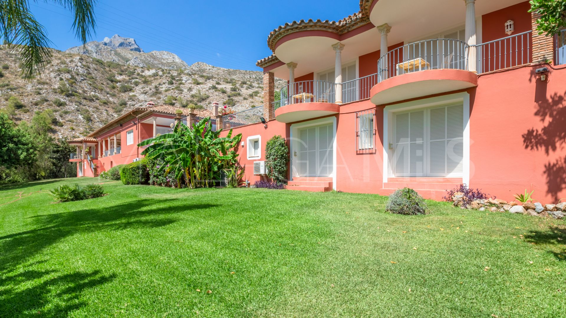 For sale Sierra Blanca 10 bedrooms villa