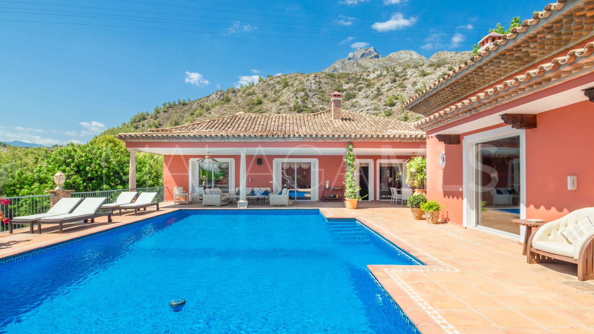 For sale Sierra Blanca 10 bedrooms villa