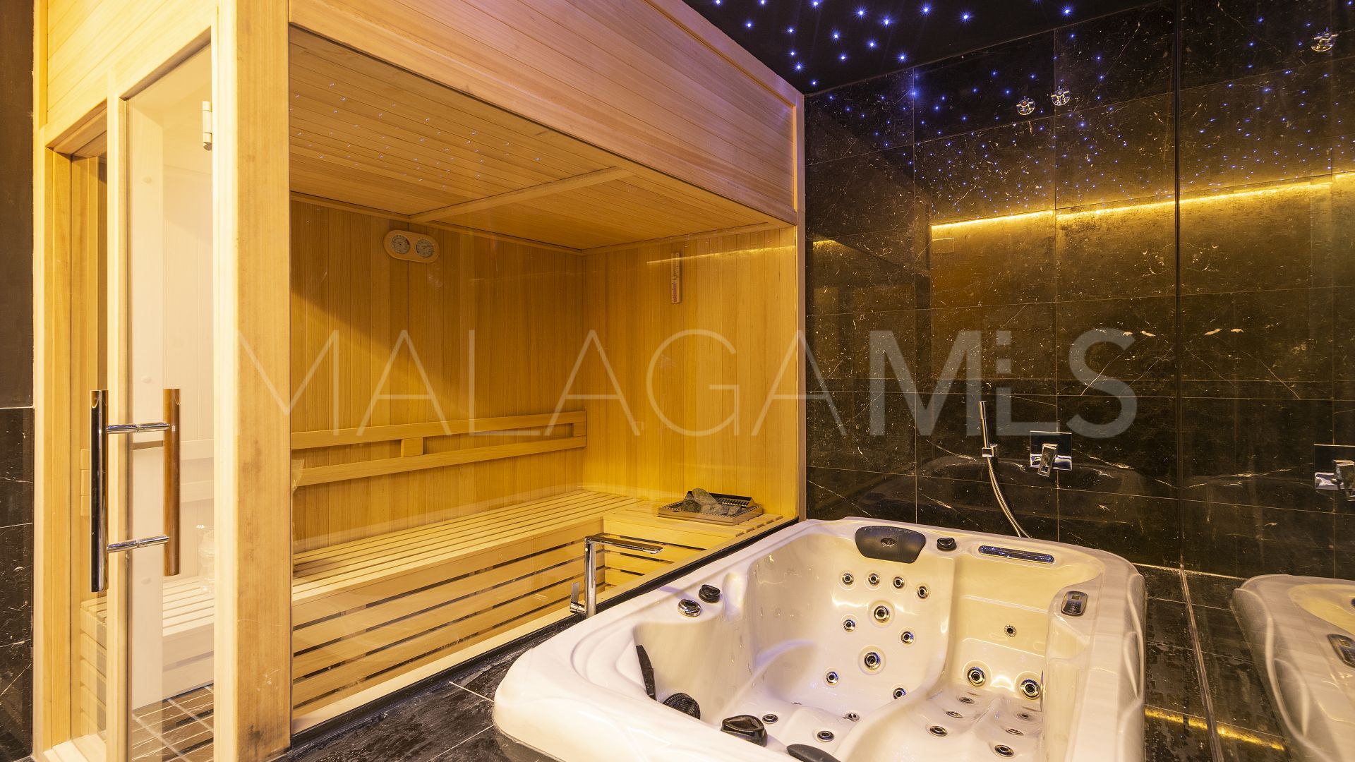 Villa for sale in Marbella Goldene Meile
