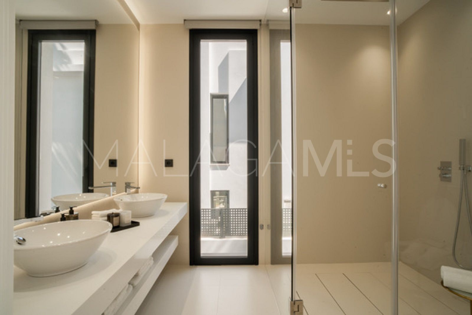 Villa for sale in Marbella Golden Mile