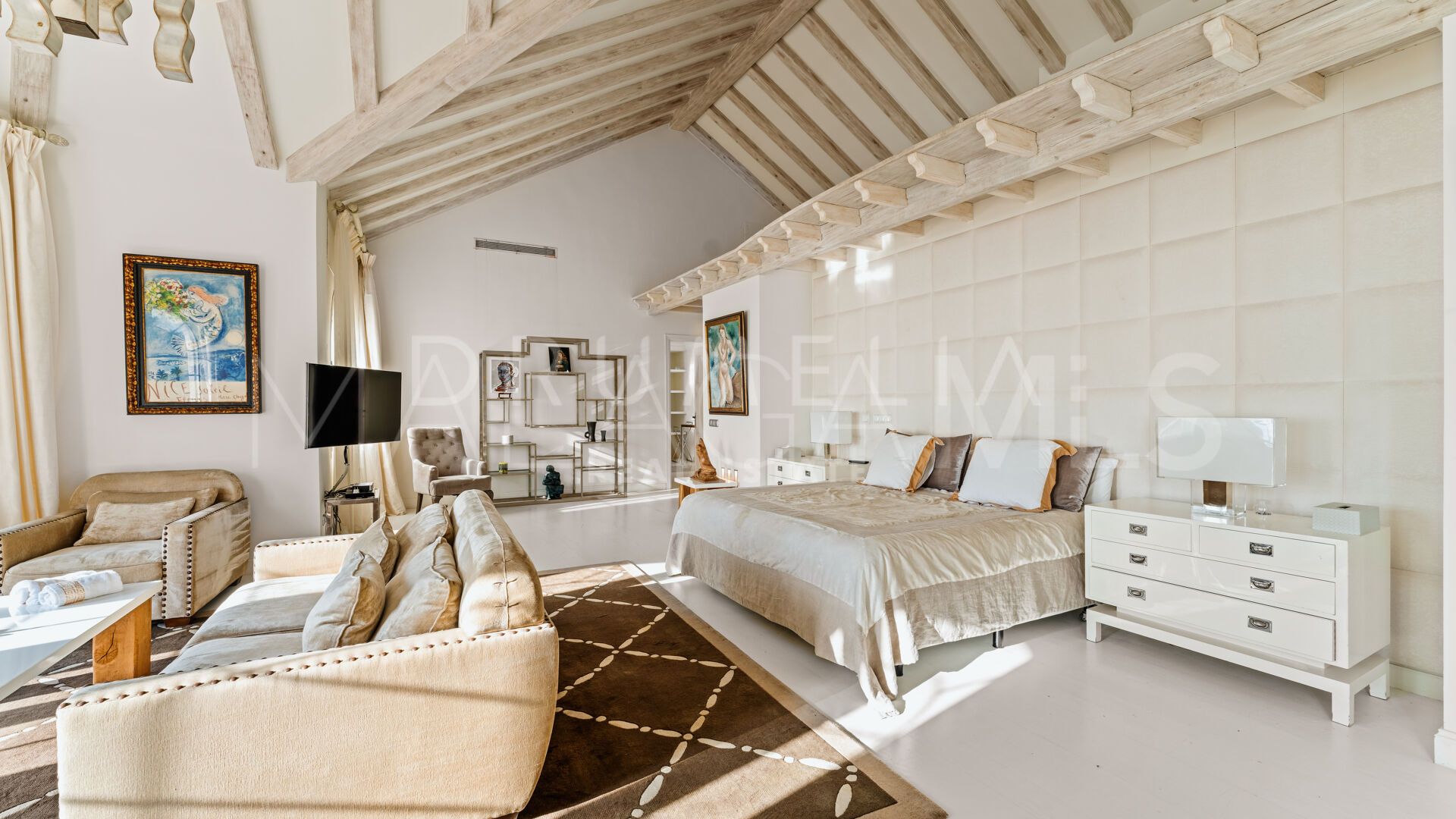 Villa for sale in El Paraiso Playa