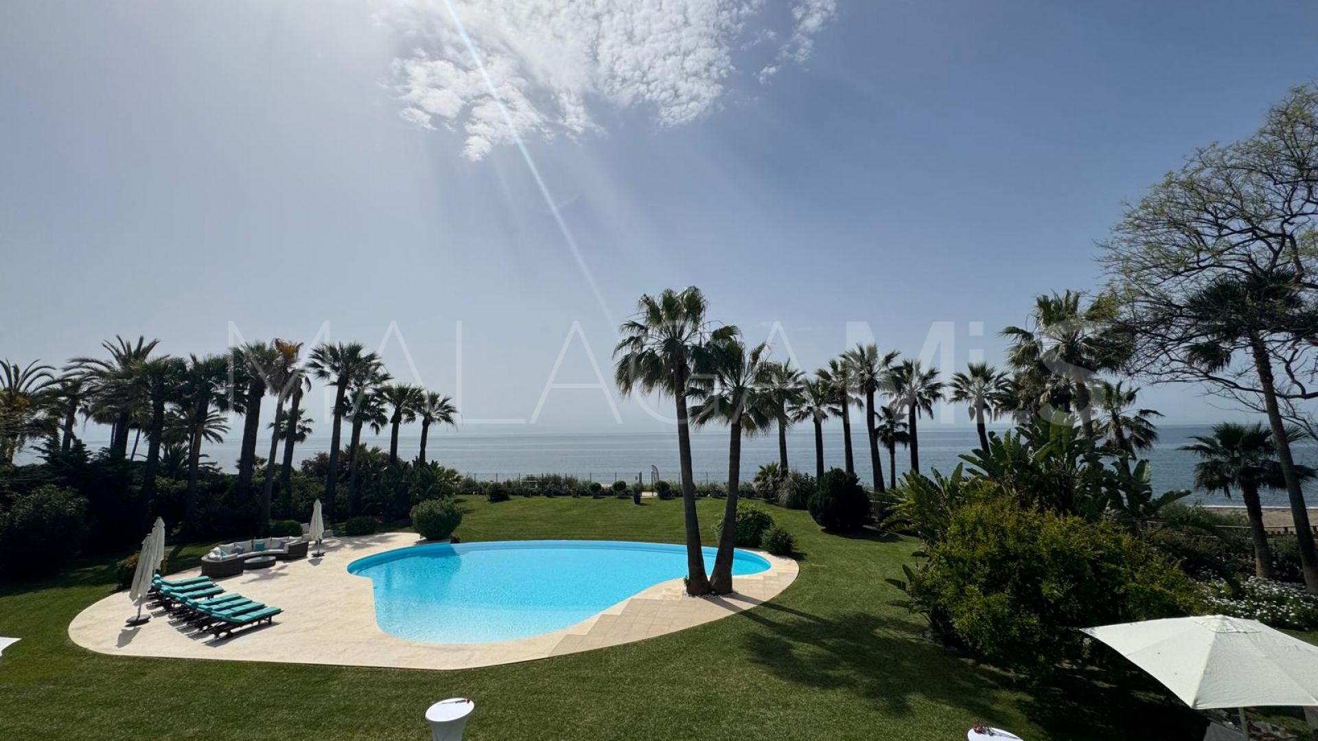 Villa for sale in El Paraiso Playa